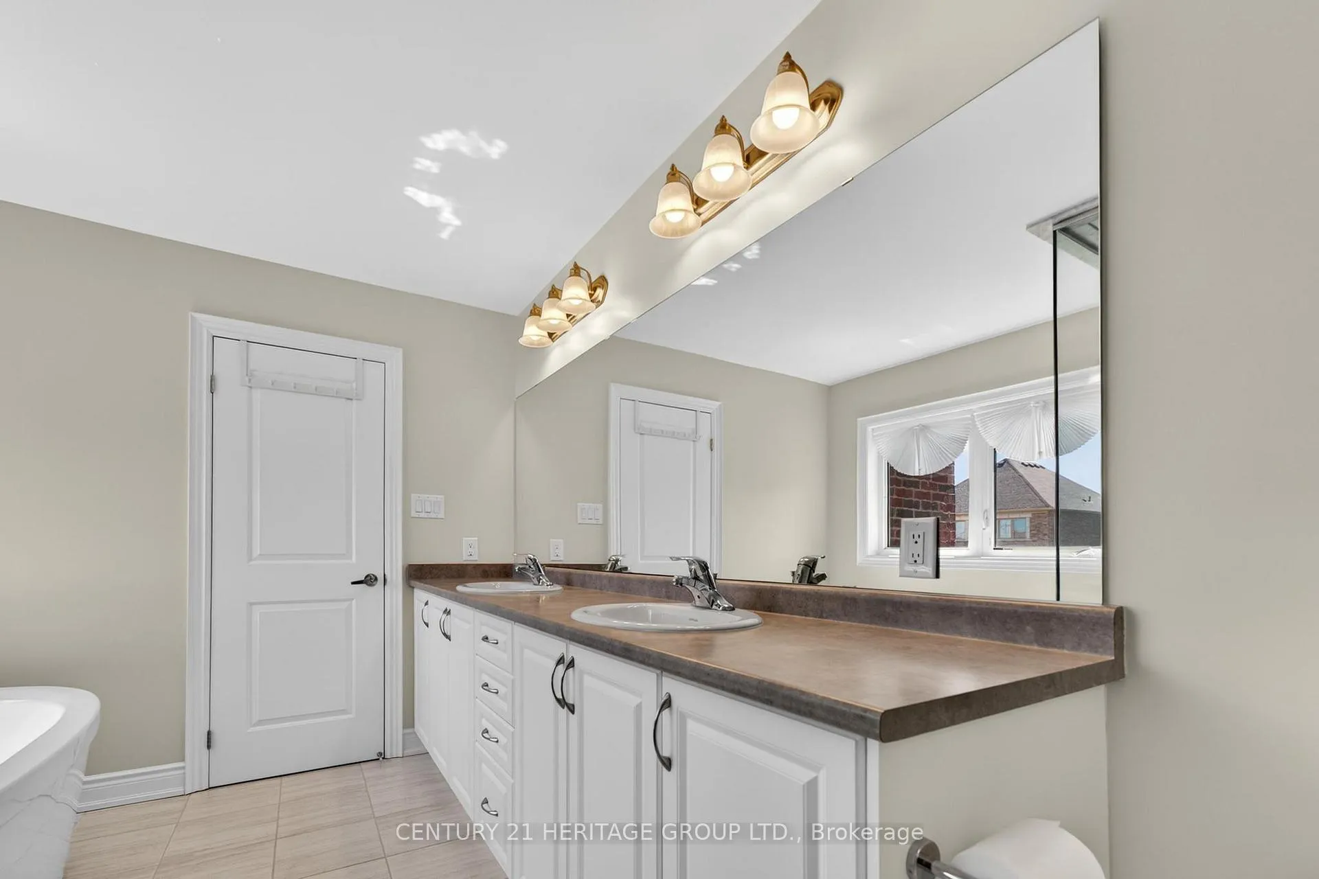 Photo 26 of 1223 Wickham Road, Innisfil, Rural Innisfil — HOMEH