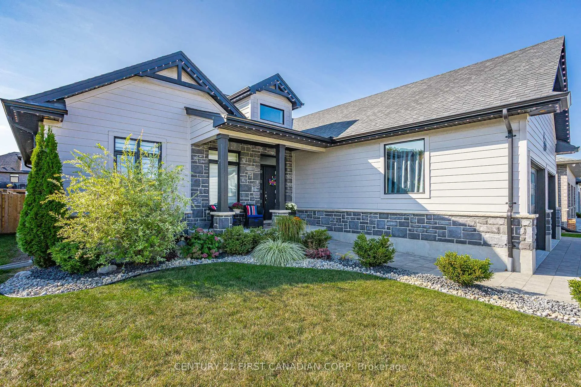 Photo 3 of 31 Violet Court, Middlesex Centre, Ilderton — HOMEH