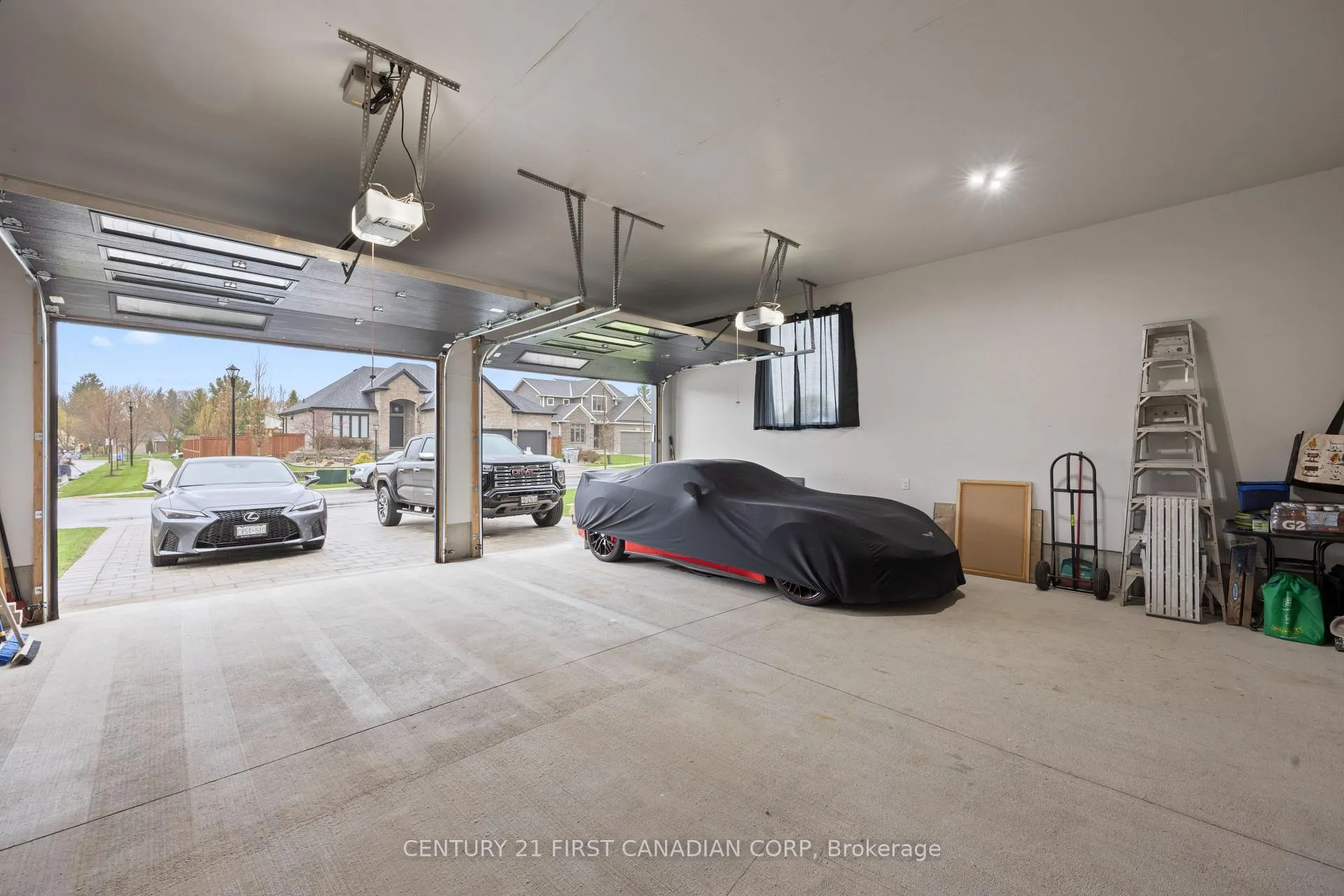 Photo 4 of 31 Violet Court, Middlesex Centre, Ilderton — HOMEH