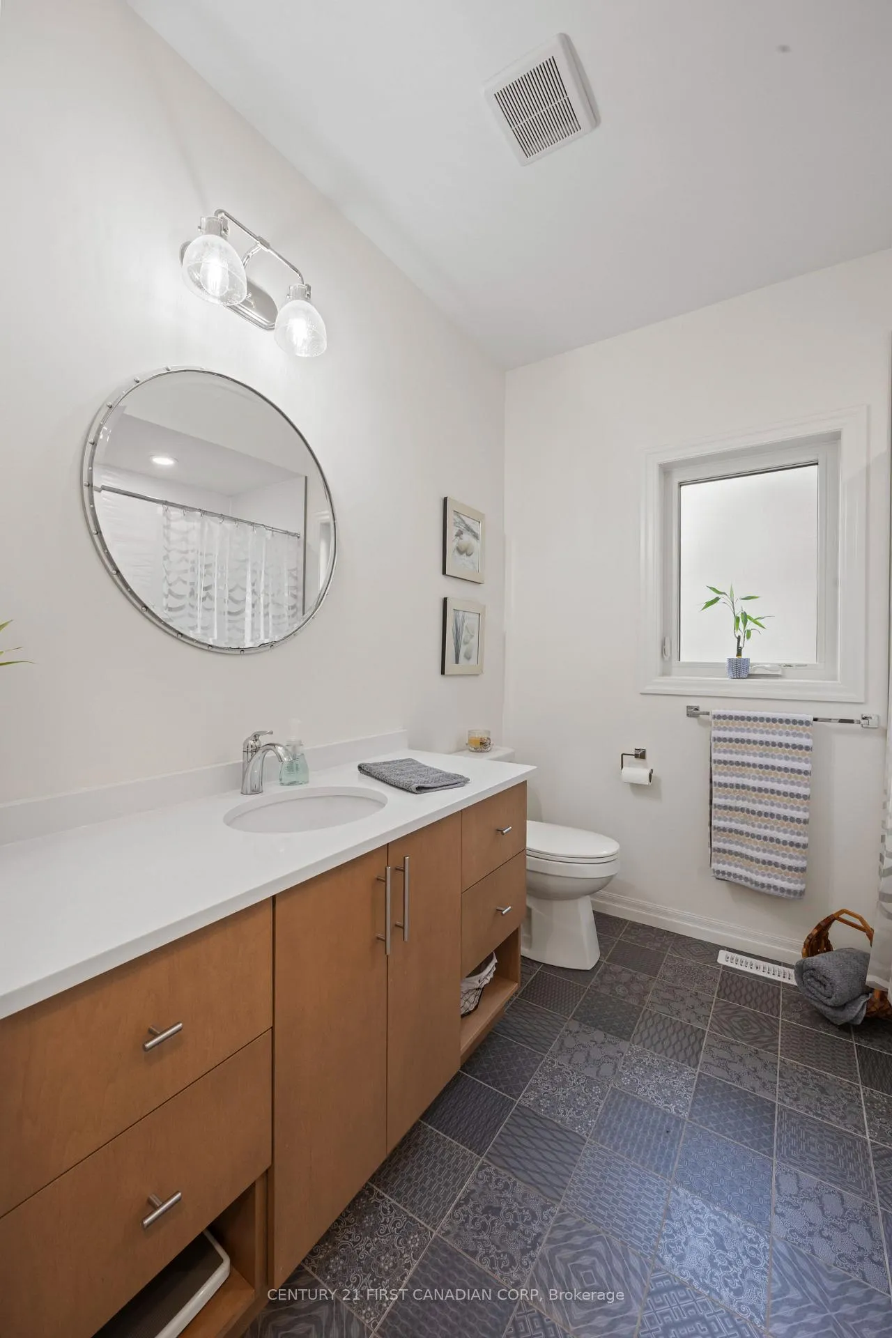 Photo 22 of 31 Violet Court, Middlesex Centre, Ilderton — HOMEH