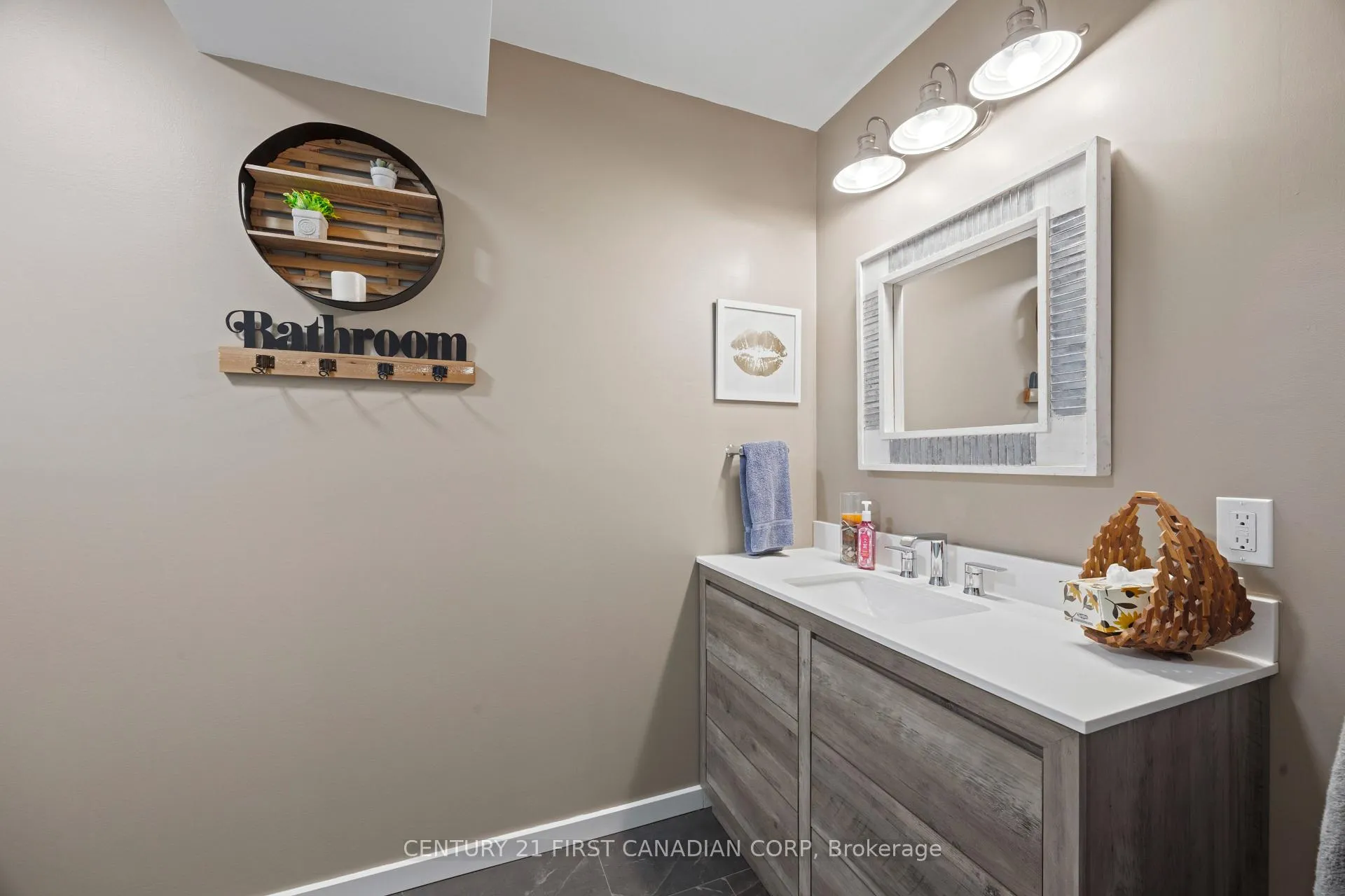 Photo 29 of 31 Violet Court, Middlesex Centre, Ilderton — HOMEH