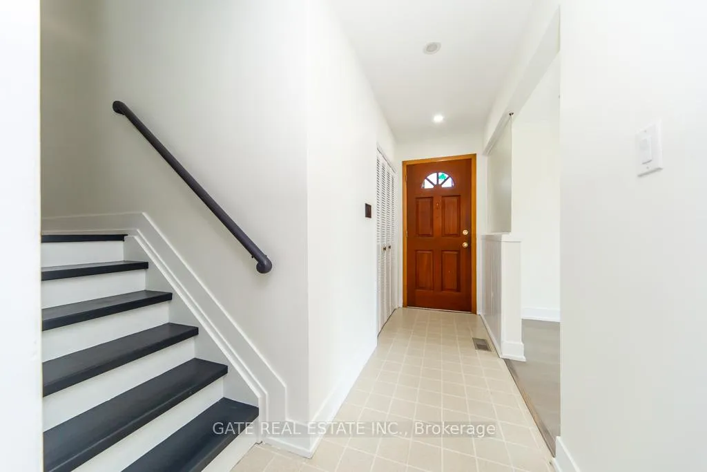 Photo 4 of 14 Amarillo Drive, Scarborough, Eglinton East — HOMEH