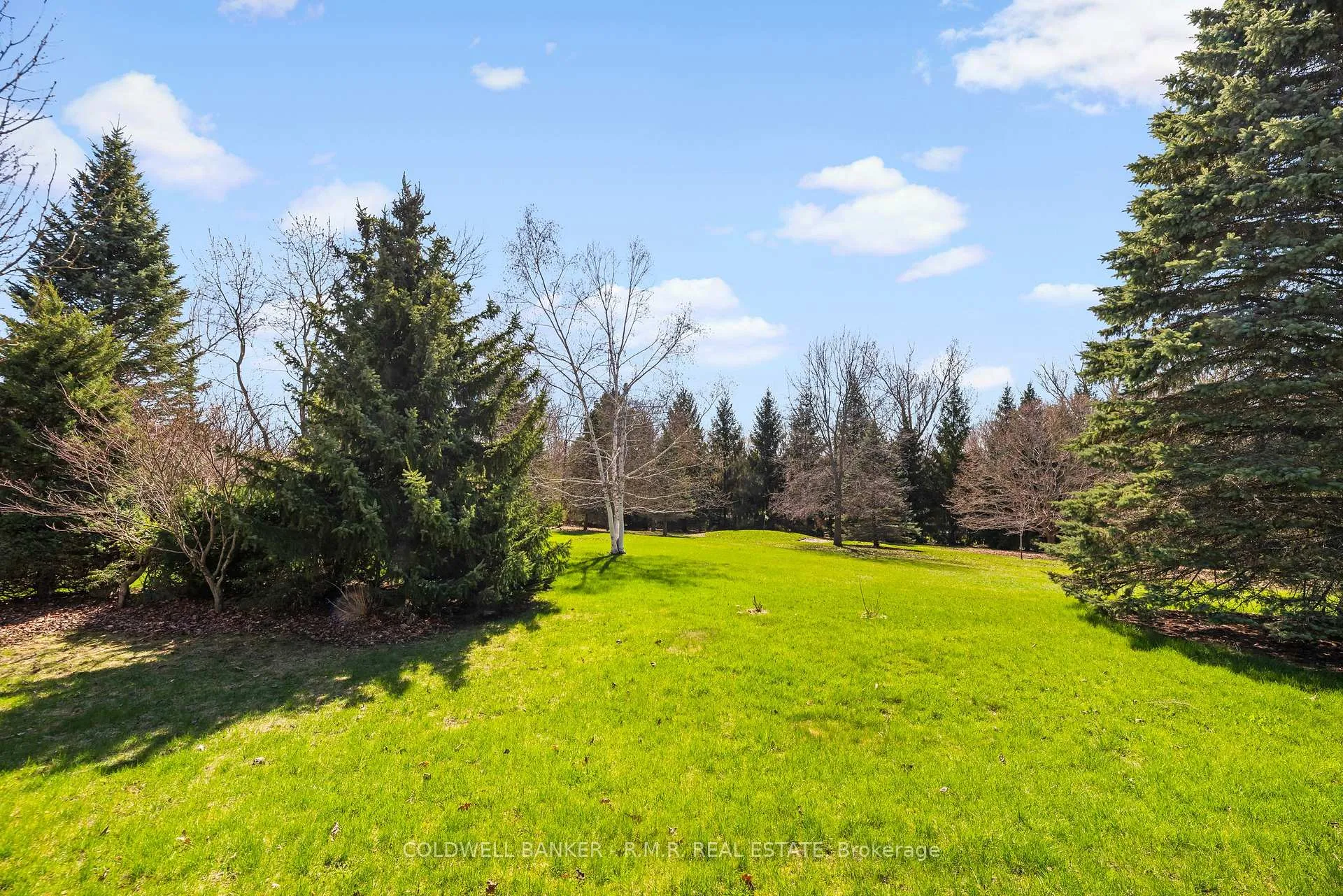 Photo 3 of 21 Skye Valley Drive, Hamilton Township, Rural Hamilton — HOMEH