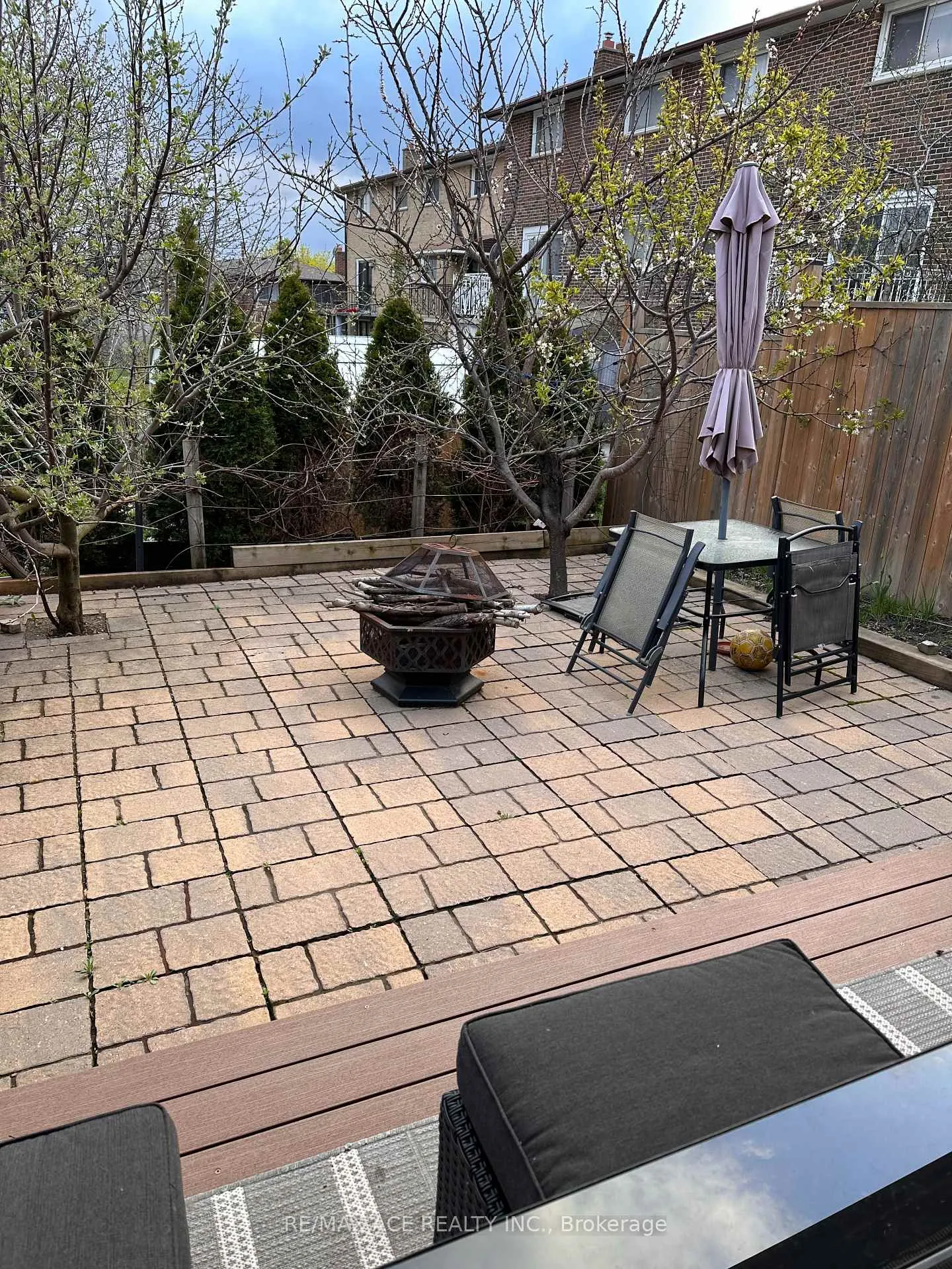Photo 1 of 247 Royal Salisbury Way, Brampton, Madoc — HOMEH