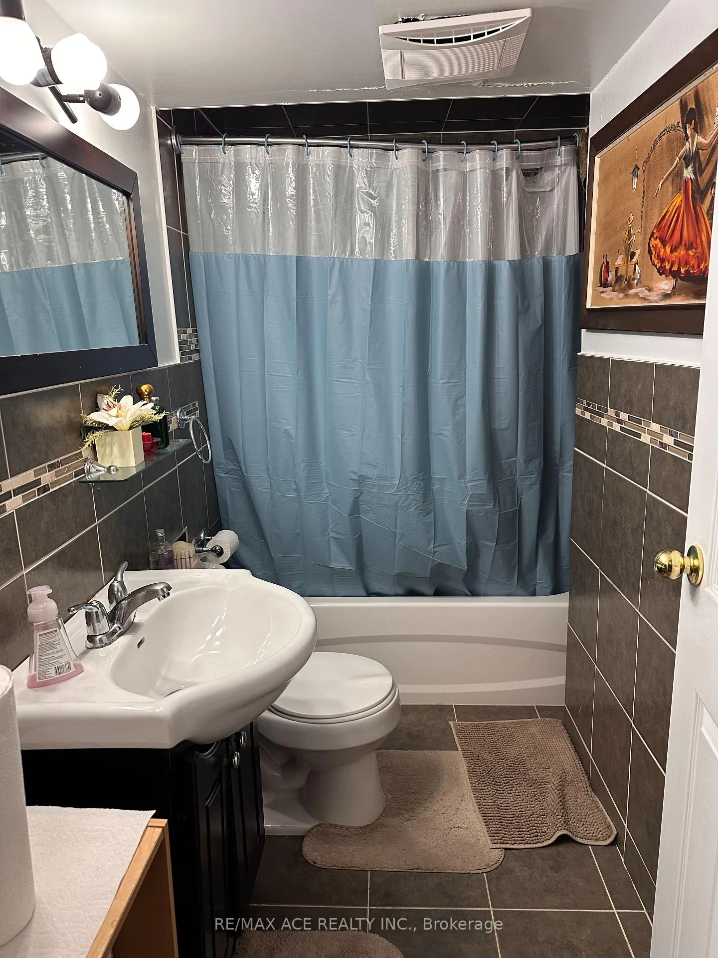Photo 11 of 247 Royal Salisbury Way, Brampton, Madoc — HOMEH