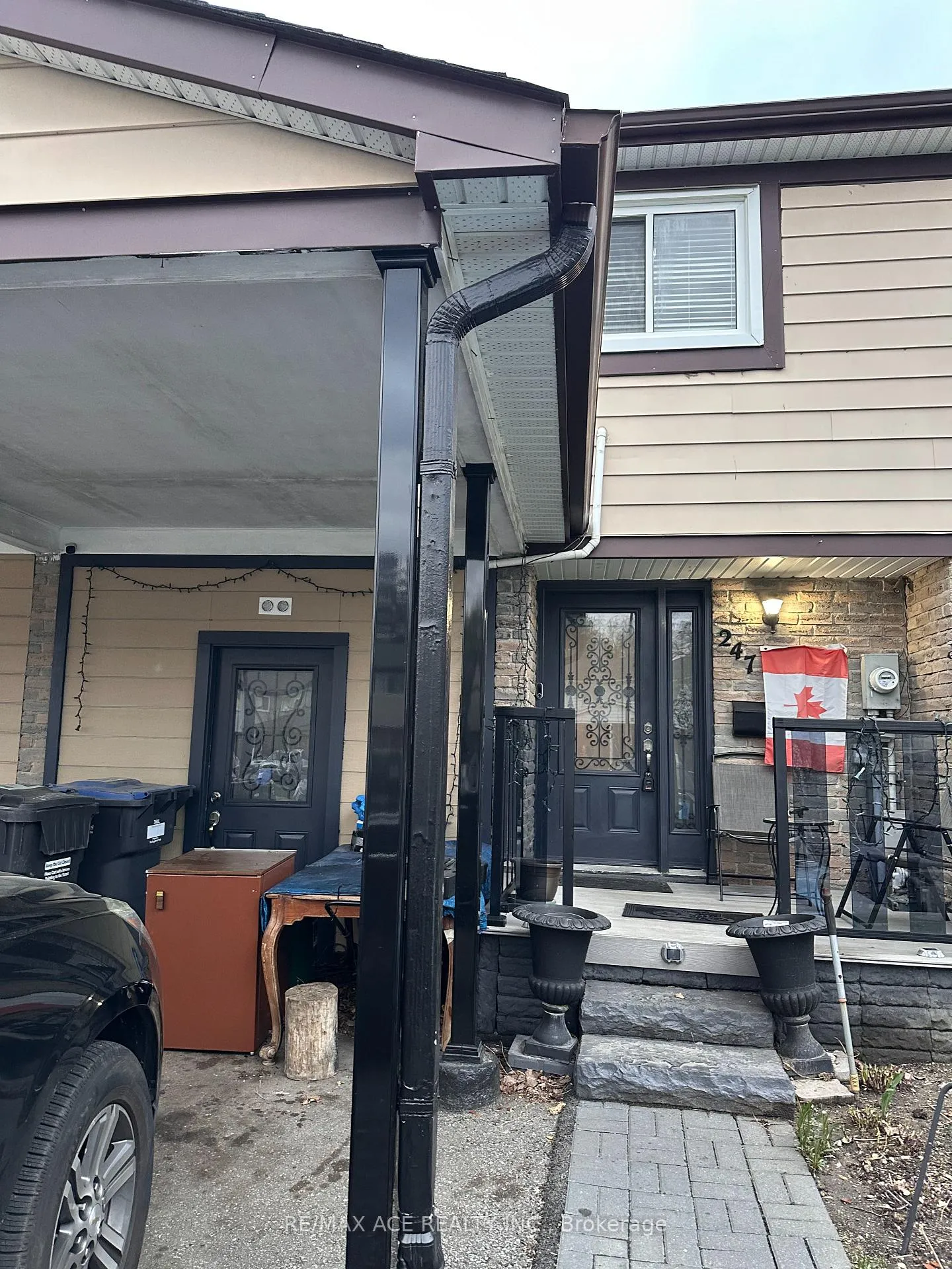 Photo 22 of 247 Royal Salisbury Way, Brampton, Madoc — HOMEH