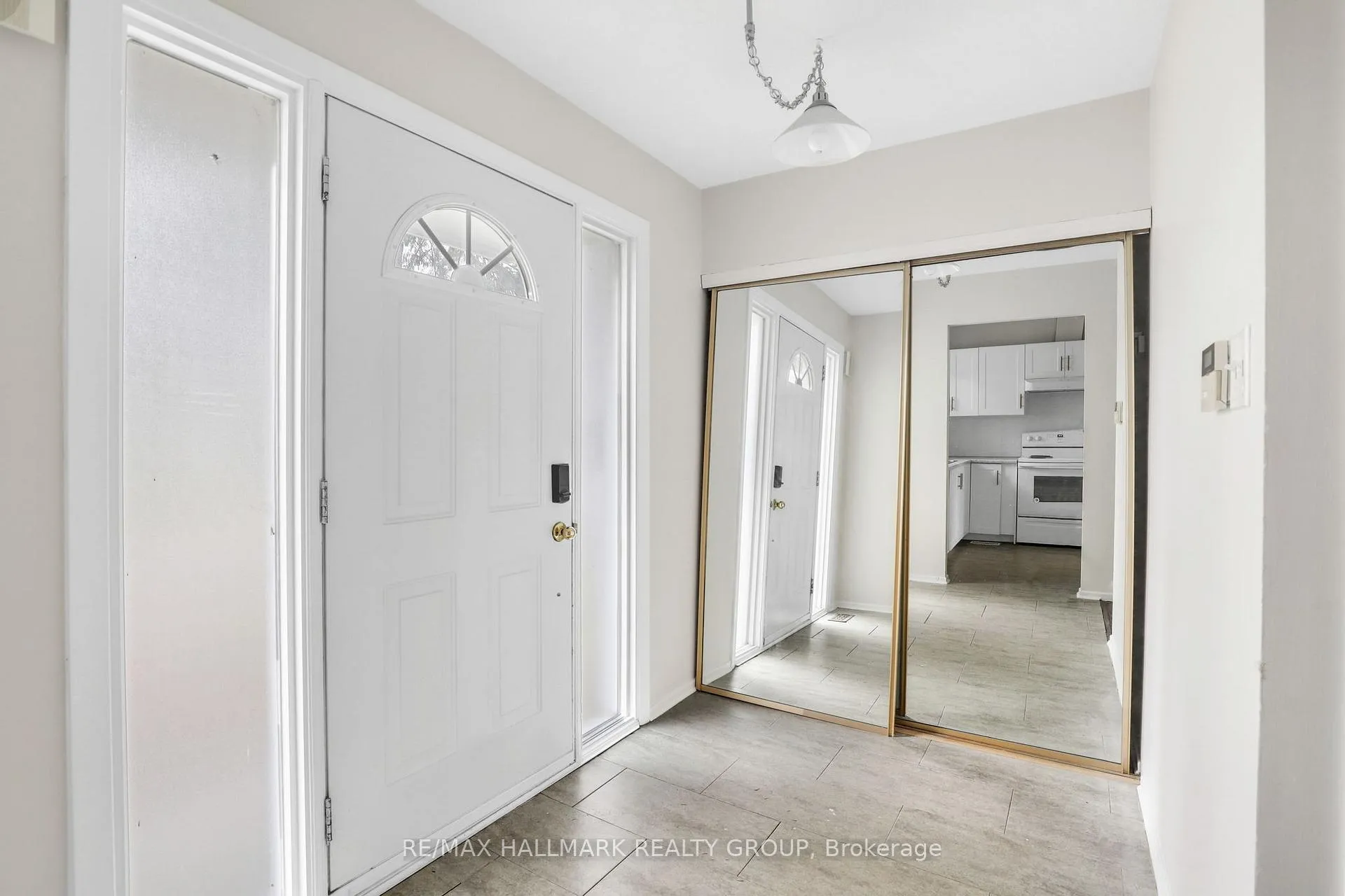 Photo 2 of Unit 44, 920 Dynes Road, Ottawa, Carleton Square — HOMEH