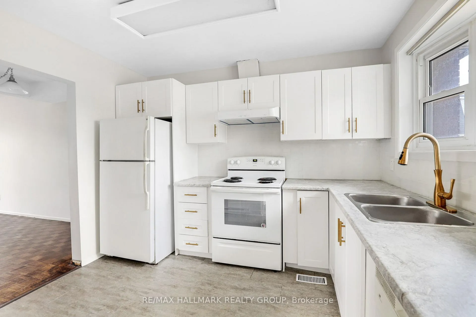 Photo 3 of Unit 44, 920 Dynes Road, Ottawa, Carleton Square — HOMEH
