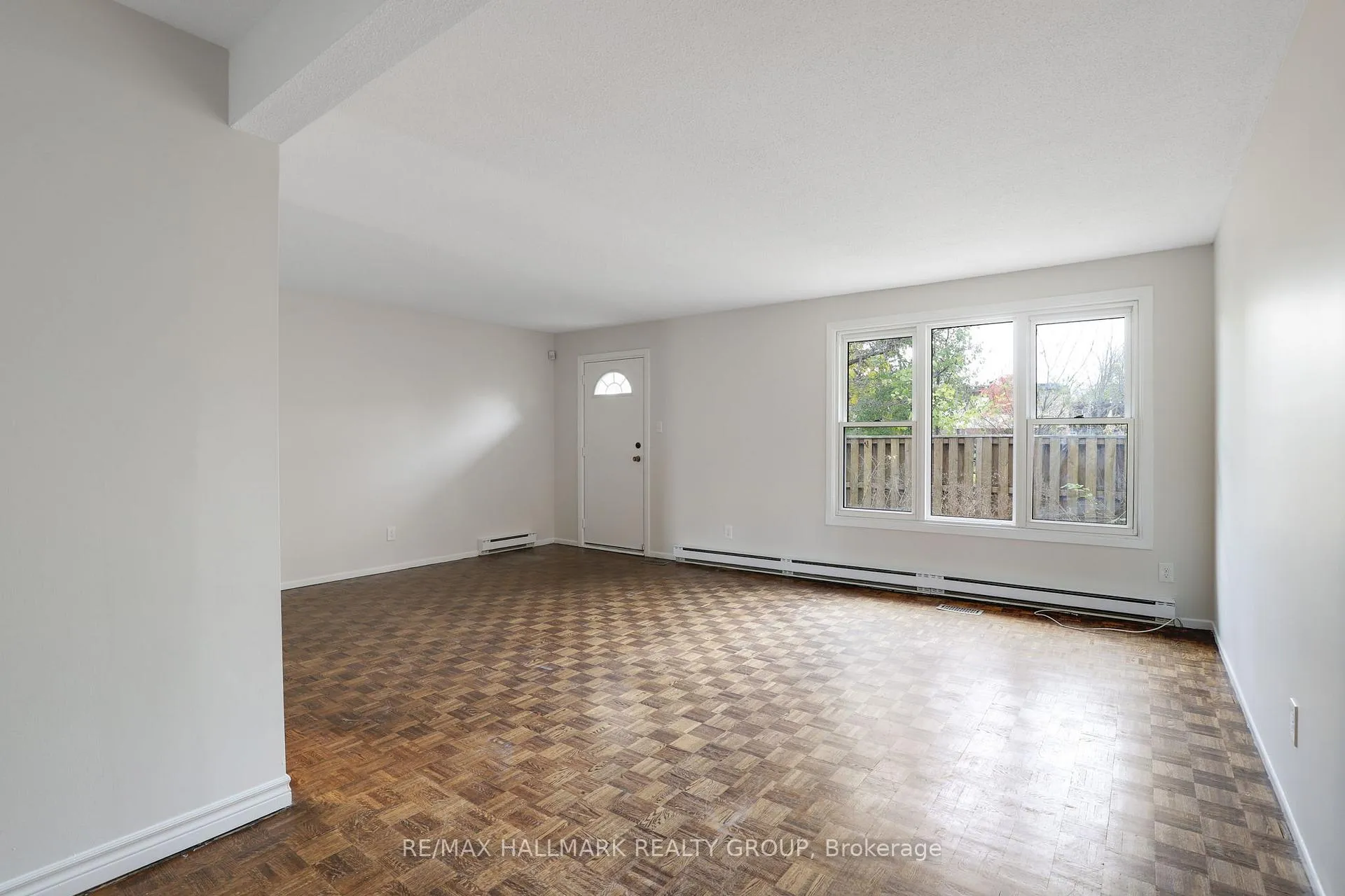 Photo 5 of Unit 44, 920 Dynes Road, Ottawa, Carleton Square — HOMEH