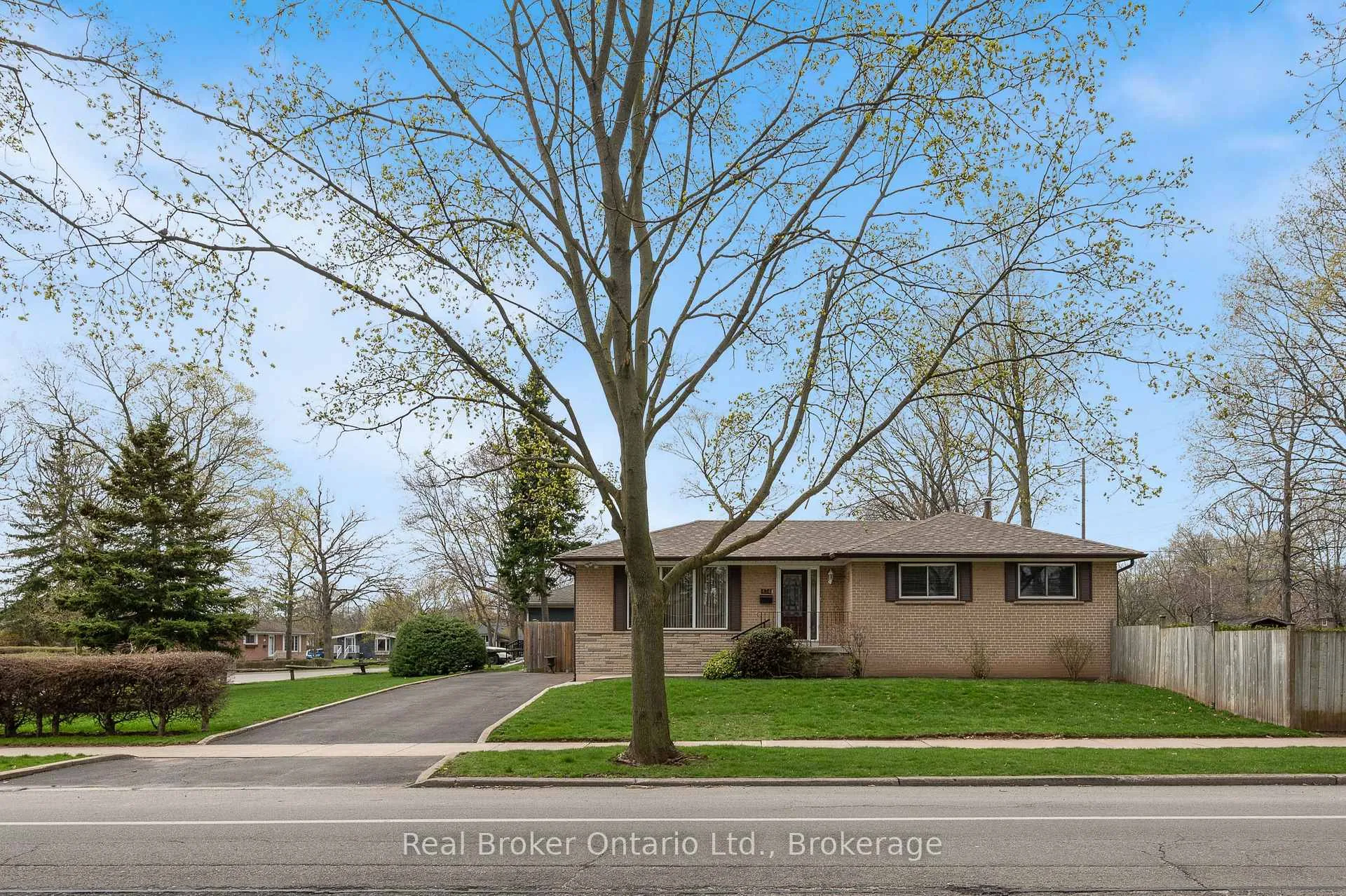 Photo 1 of 434 Hampton Heath Road, Burlington, Appleby — HOMEH