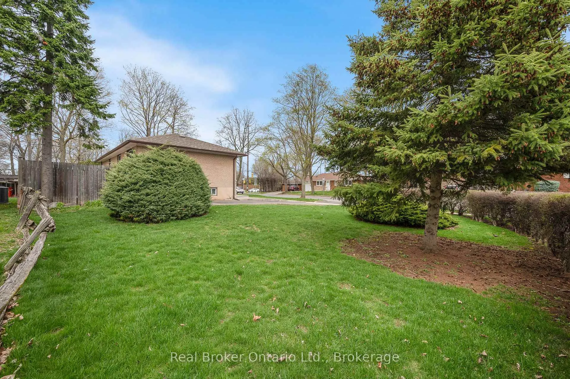 Photo 3 of 434 Hampton Heath Road, Burlington, Appleby — HOMEH