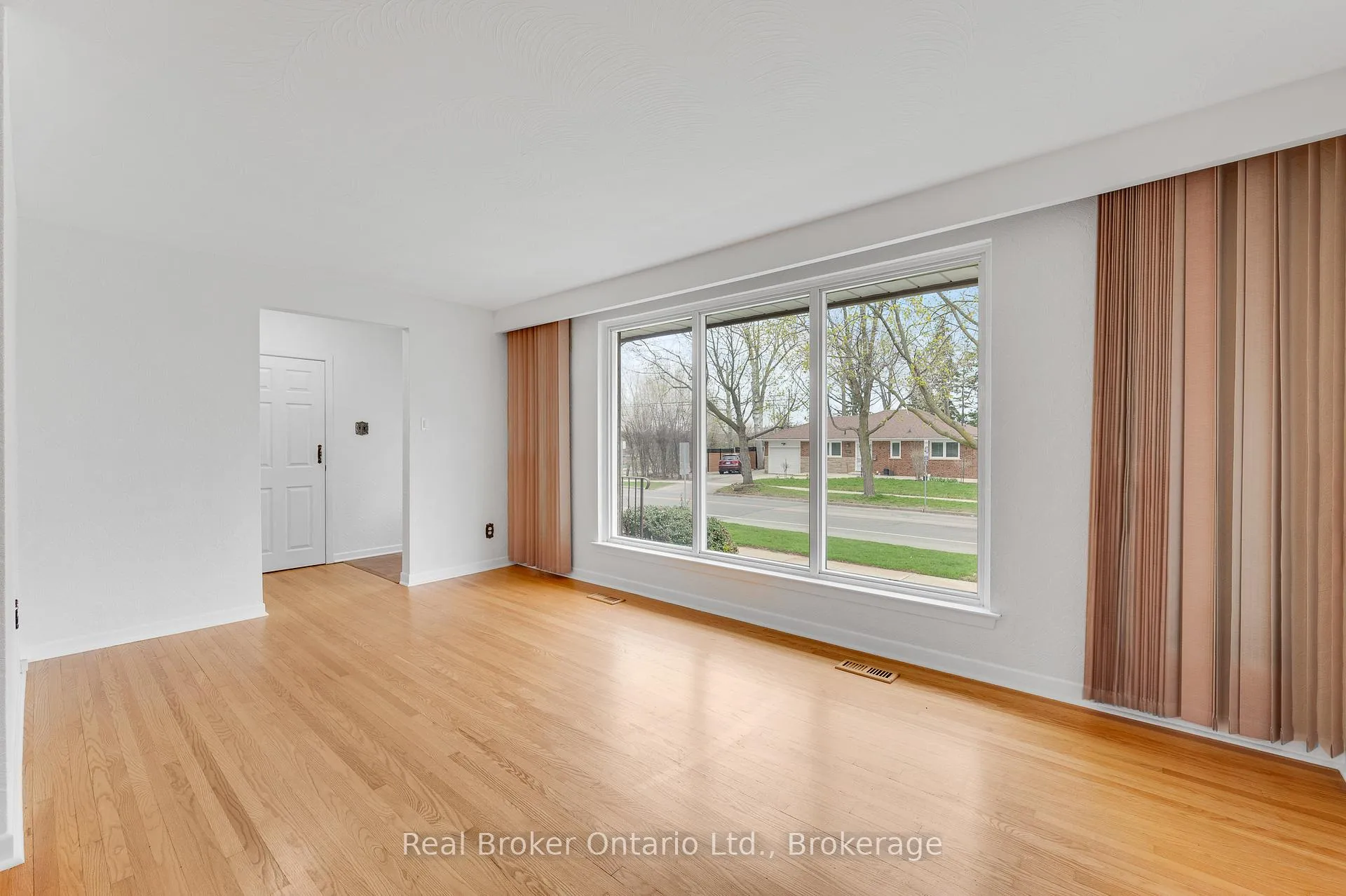 Photo 9 of 434 Hampton Heath Road, Burlington, Appleby — HOMEH