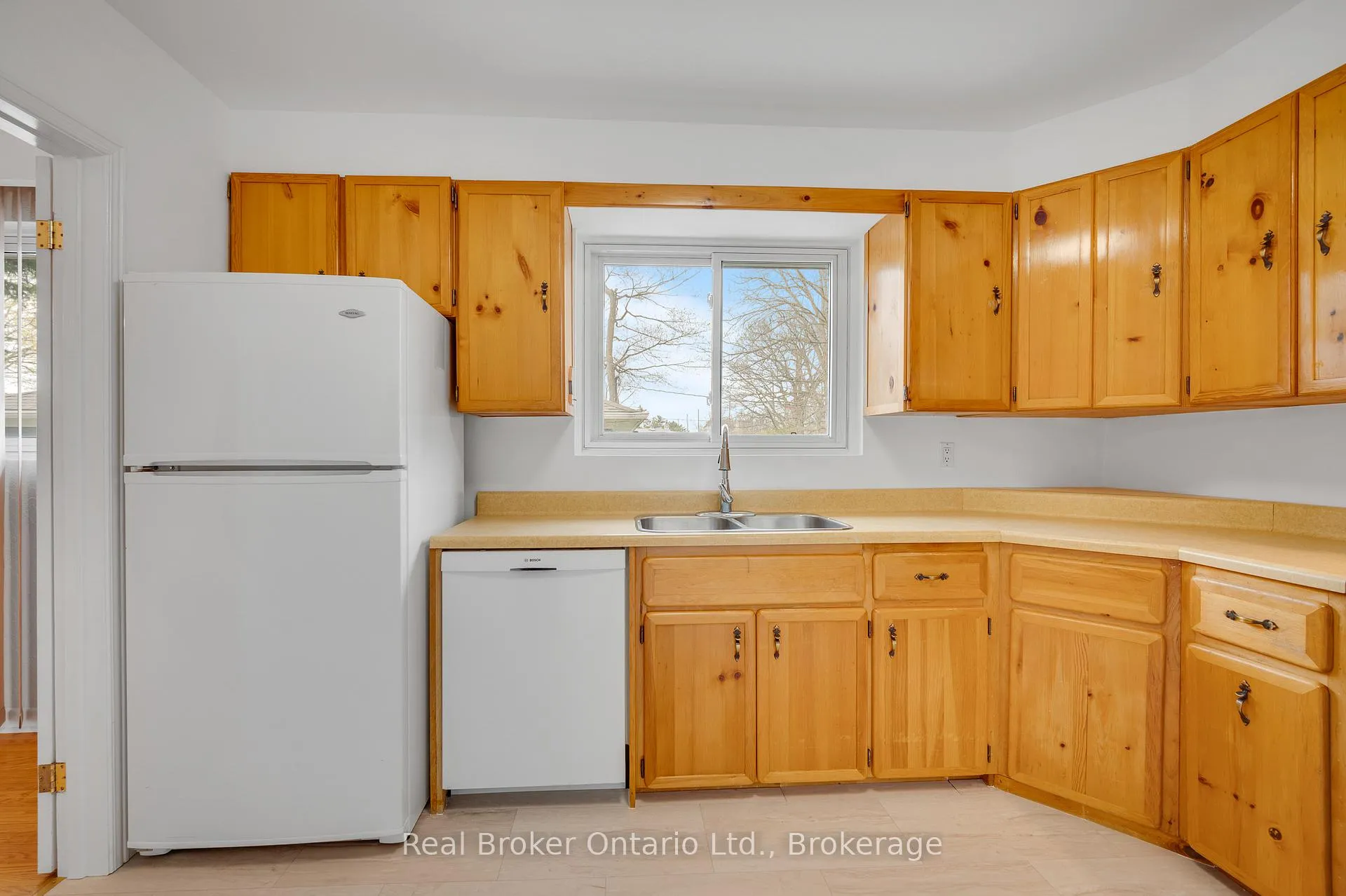 Photo 14 of 434 Hampton Heath Road, Burlington, Appleby — HOMEH