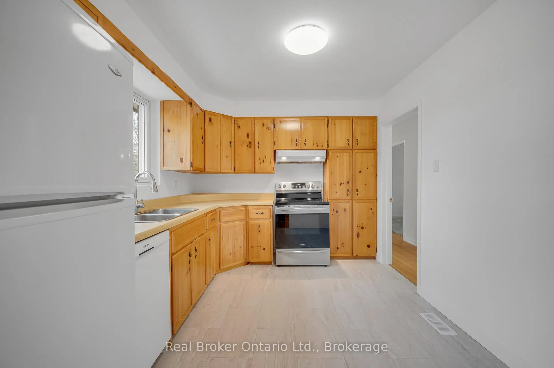 Photo 15 of 434 Hampton Heath Road, Burlington, Appleby — HOMEH