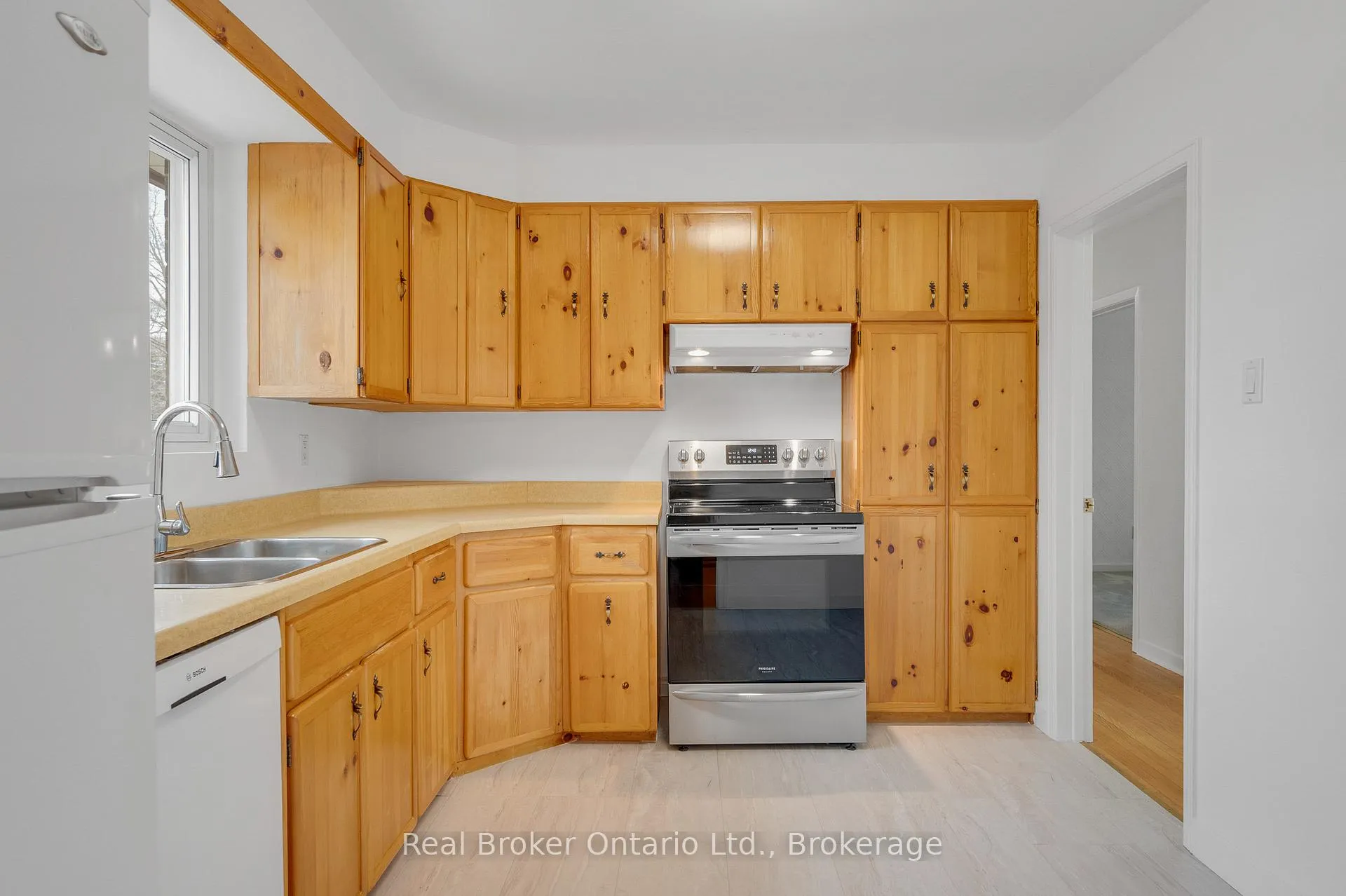 Photo 16 of 434 Hampton Heath Road, Burlington, Appleby — HOMEH