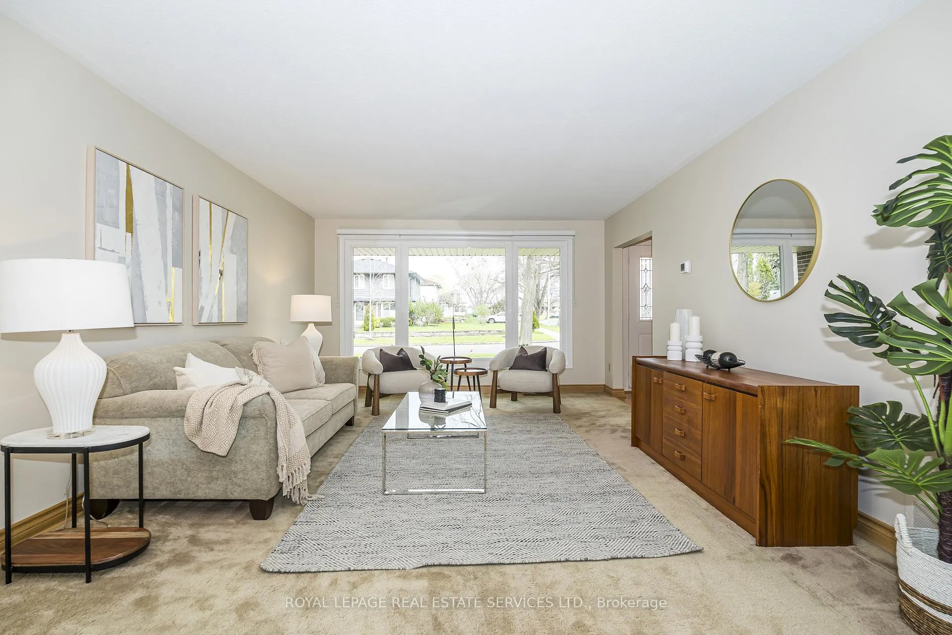 Photo 3 of 23 Birchleaf Crescent, Etobicoke, Willowridge-Martingrove-Richview — HOMEH