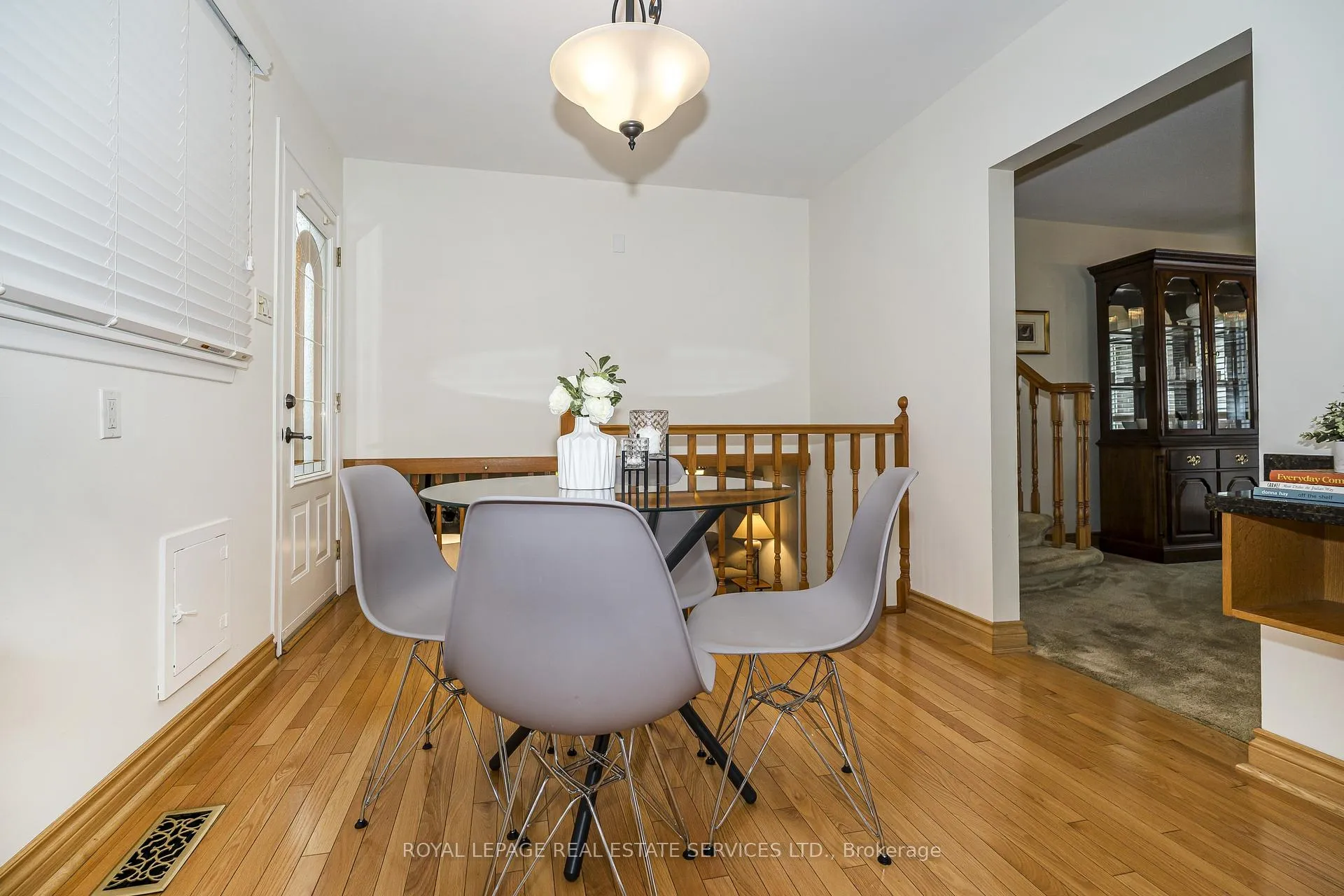 Photo 10 of 23 Birchleaf Crescent, Etobicoke, Willowridge-Martingrove-Richview — HOMEH