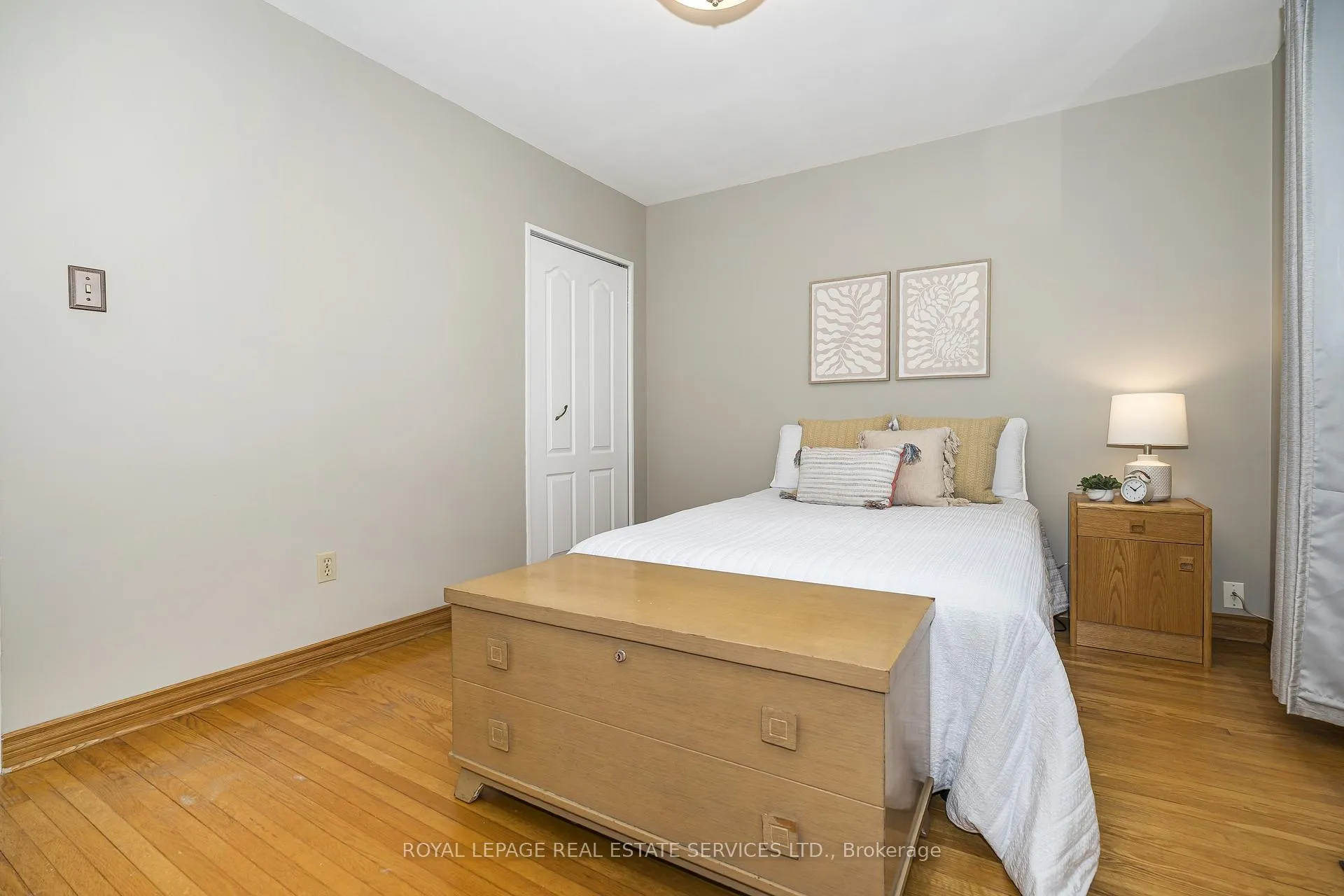 Photo 18 of 23 Birchleaf Crescent, Etobicoke, Willowridge-Martingrove-Richview — HOMEH