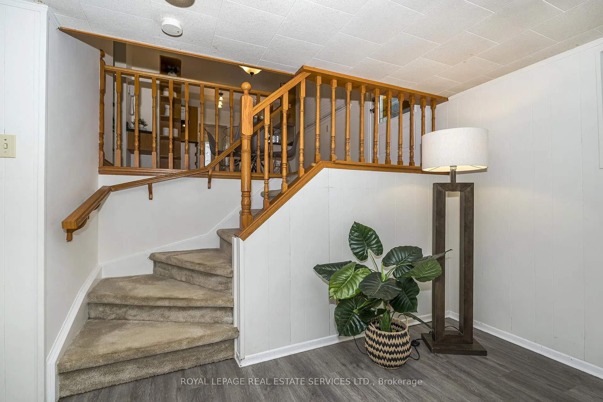 Photo 24 of 23 Birchleaf Crescent, Etobicoke, Willowridge-Martingrove-Richview — HOMEH