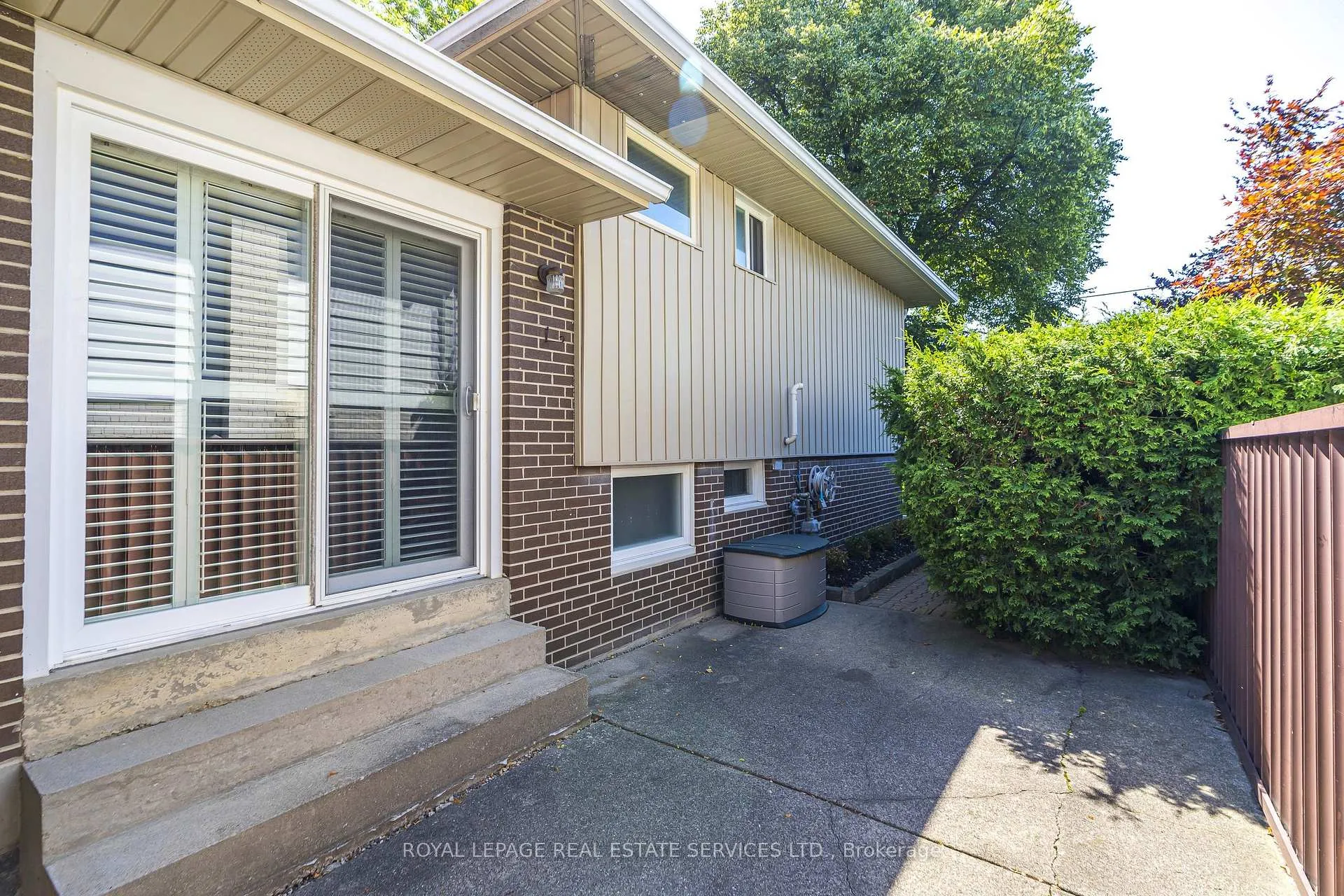 Photo 31 of 23 Birchleaf Crescent, Etobicoke, Willowridge-Martingrove-Richview — HOMEH