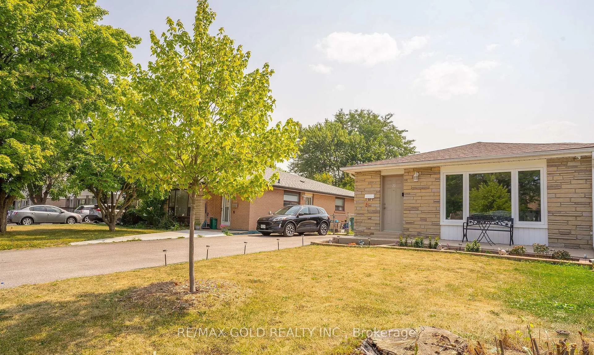 Photo 2 of 51 Davenport Crescent, Brampton, Southgate — HOMEH
