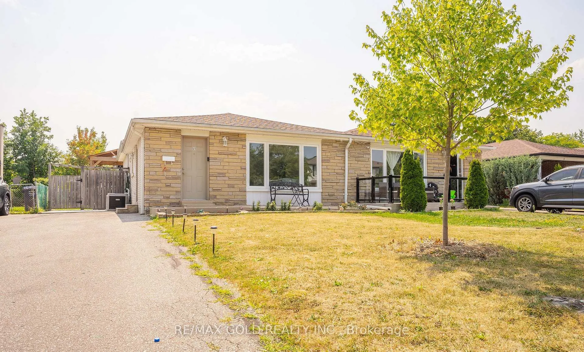 Photo 3 of 51 Davenport Crescent, Brampton, Southgate — HOMEH