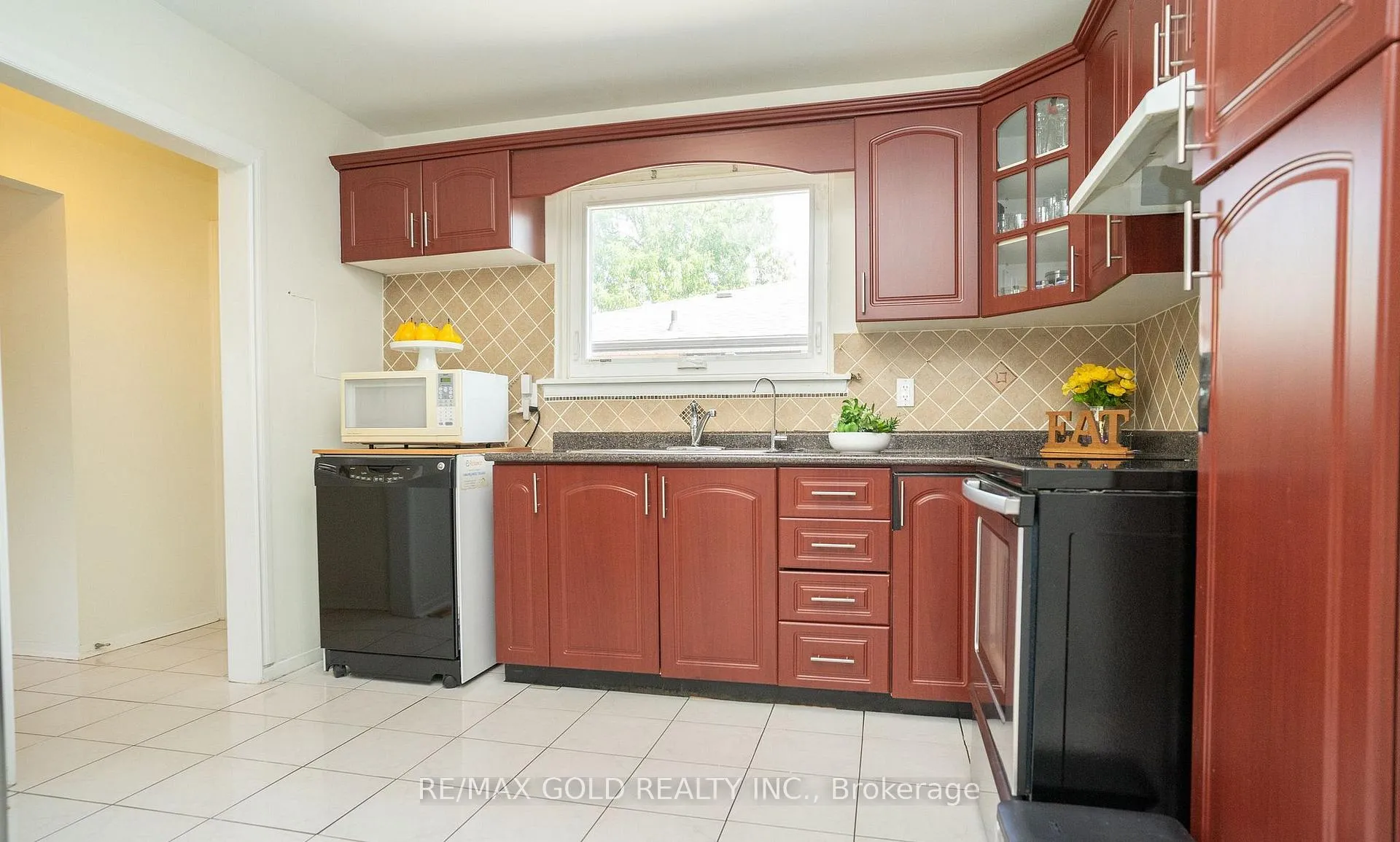 Photo 13 of 51 Davenport Crescent, Brampton, Southgate — HOMEH