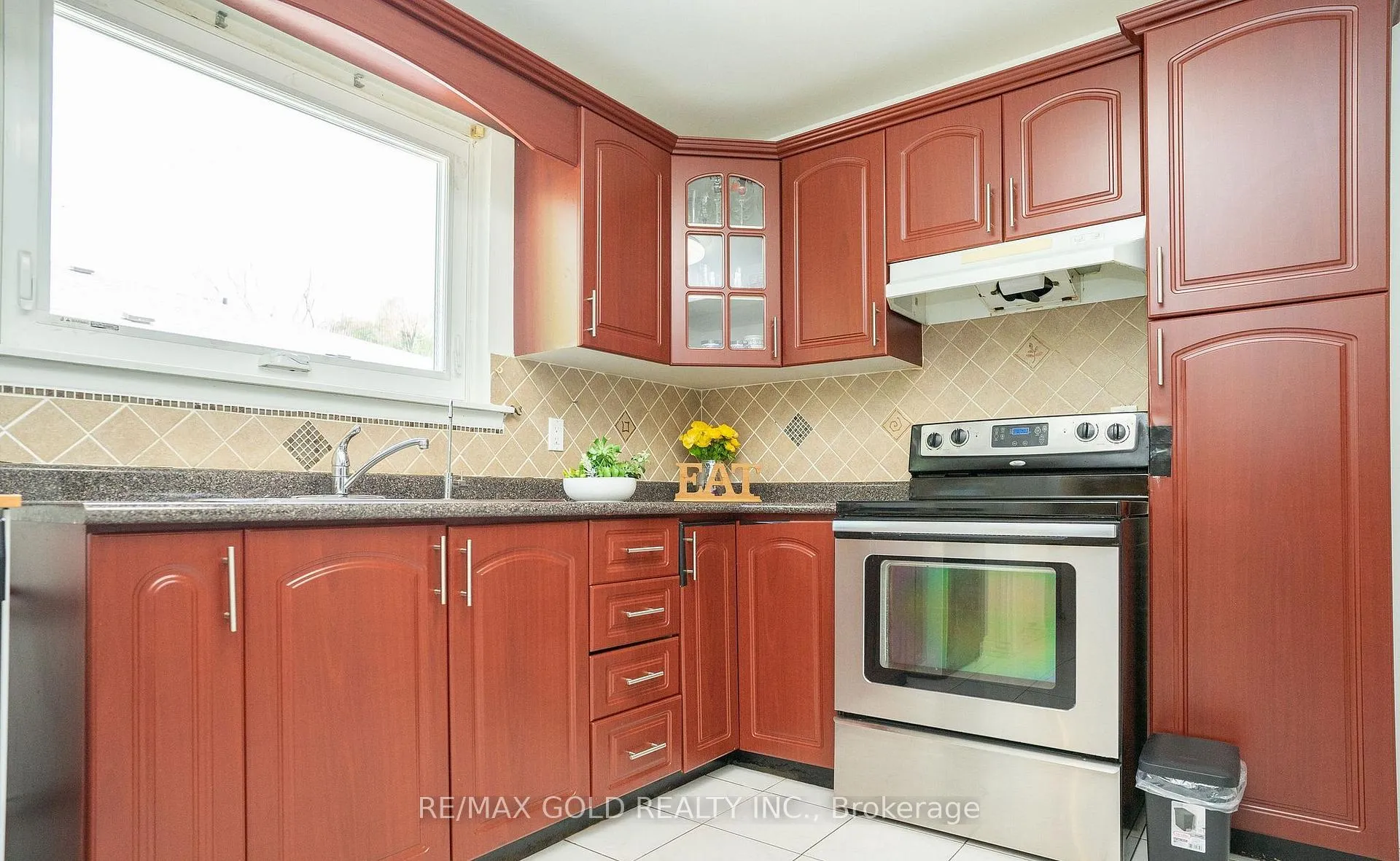 Photo 15 of 51 Davenport Crescent, Brampton, Southgate — HOMEH