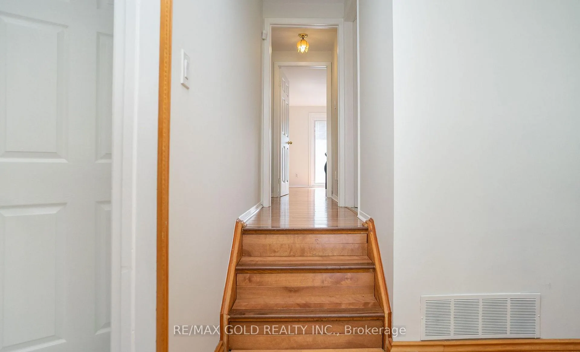 Photo 17 of 51 Davenport Crescent, Brampton, Southgate — HOMEH
