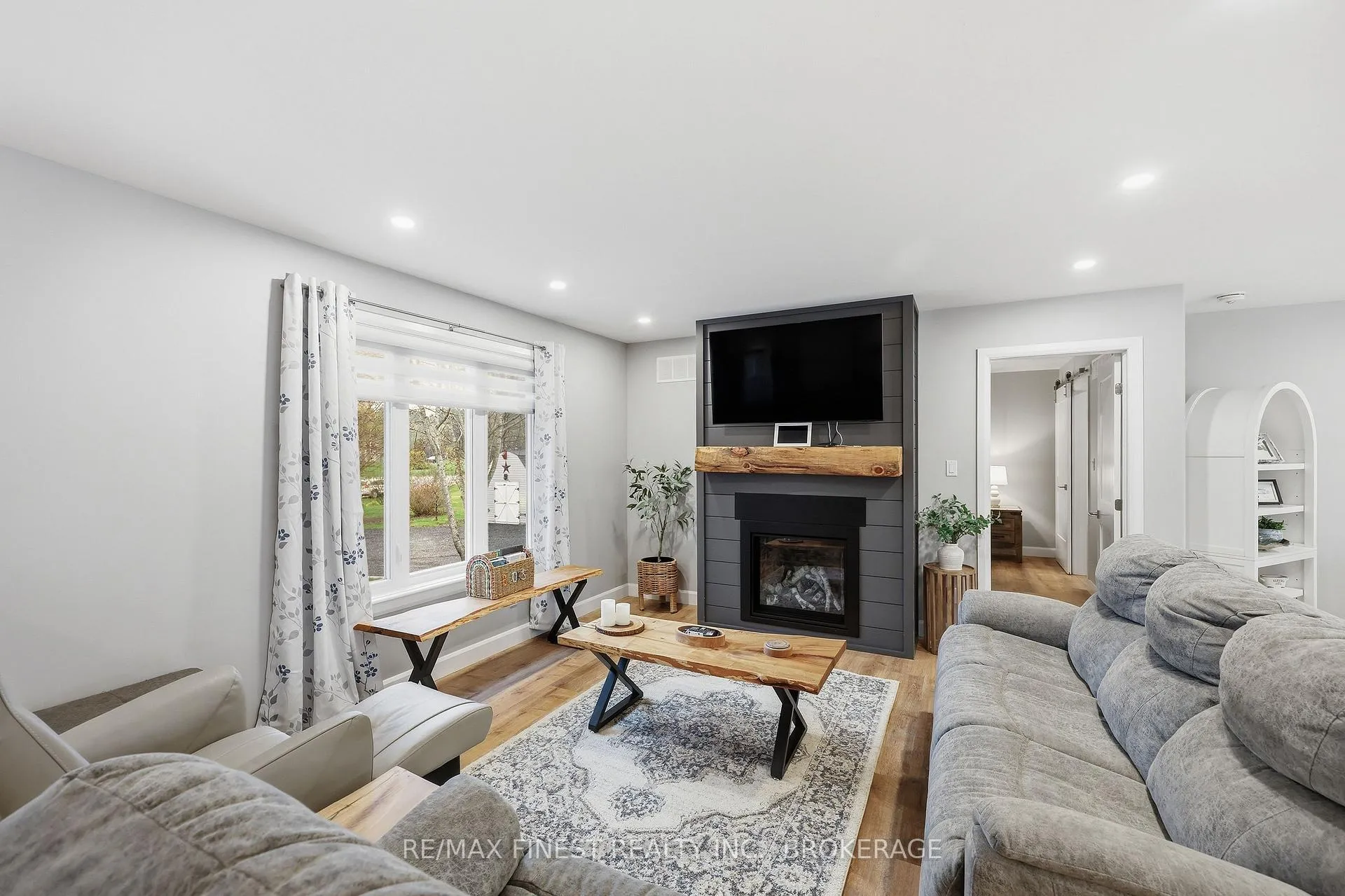 Photo 8 of 4173 Mangan Boulevard, Kingston, City North of 401 — HOMEH
