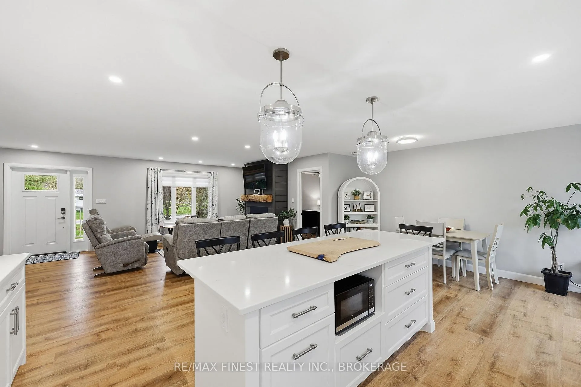 Photo 16 of 4173 Mangan Boulevard, Kingston, City North of 401 — HOMEH