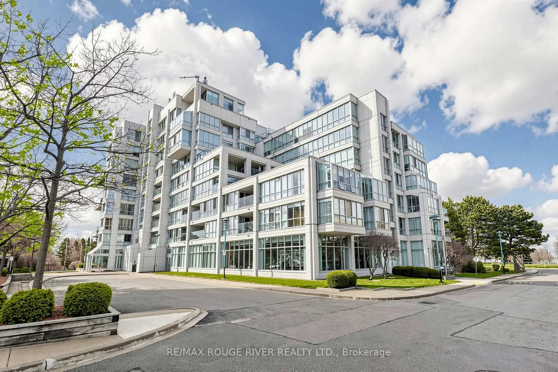 Photo 4 of Unit 605, 45 Cumberland Lane, Ajax, South West — HOMEH