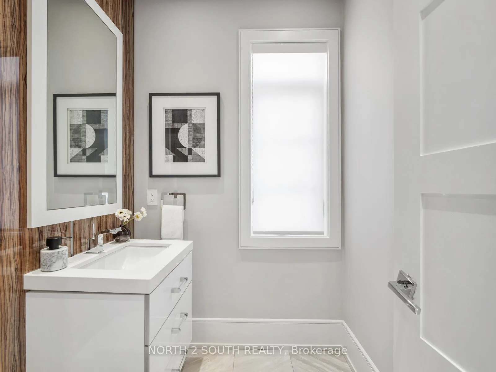 Photo 5 of 36 Kylemount Court, Vaughan, Patterson — HOMEH