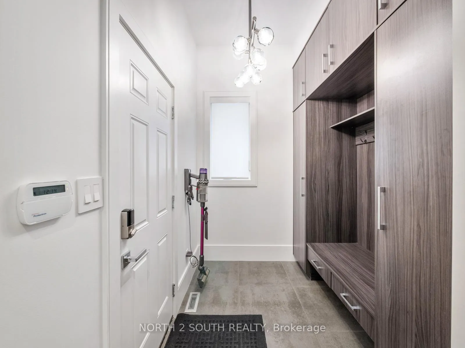Photo 20 of 36 Kylemount Court, Vaughan, Patterson — HOMEH
