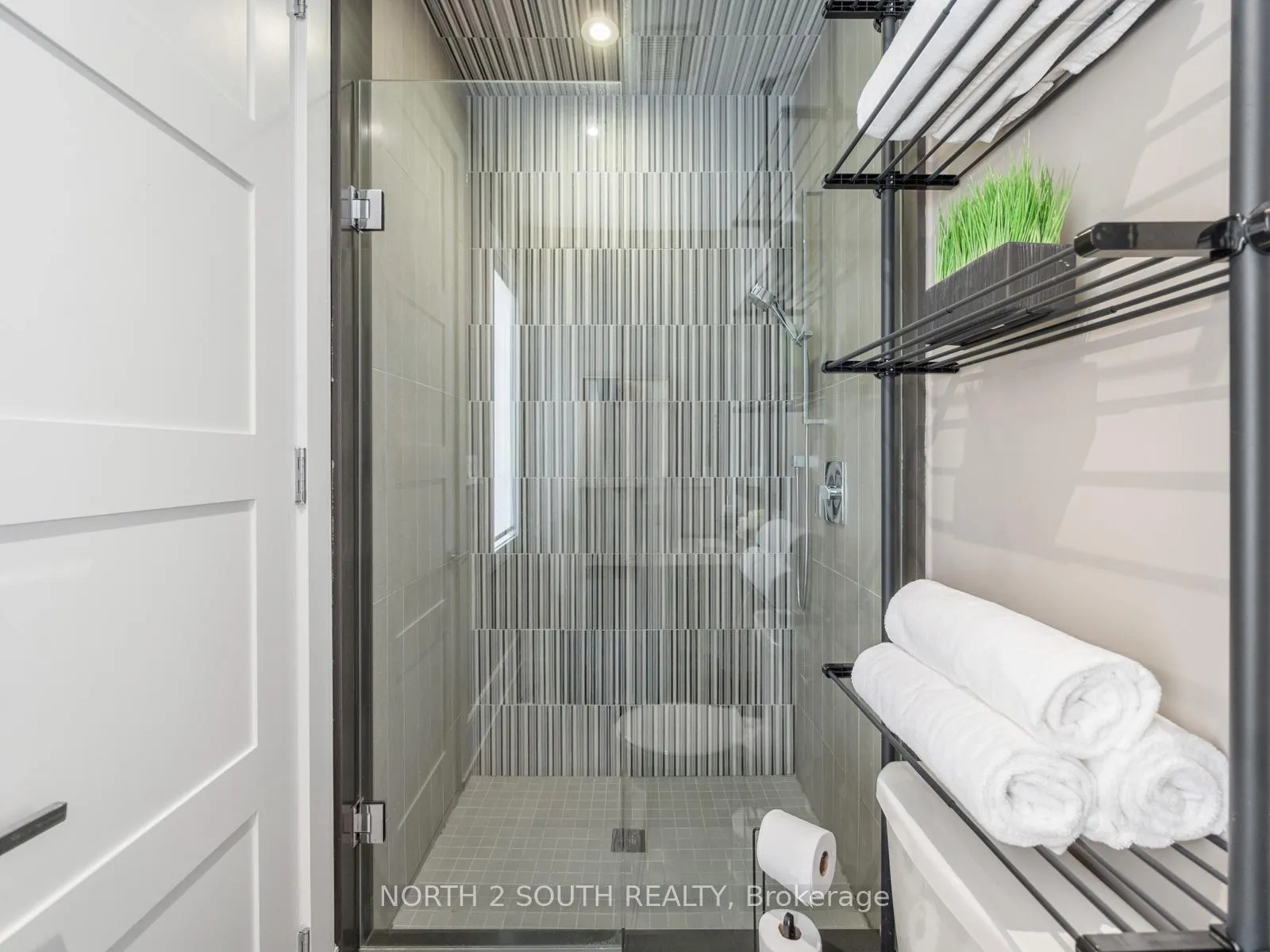 Photo 33 of 36 Kylemount Court, Vaughan, Patterson — HOMEH
