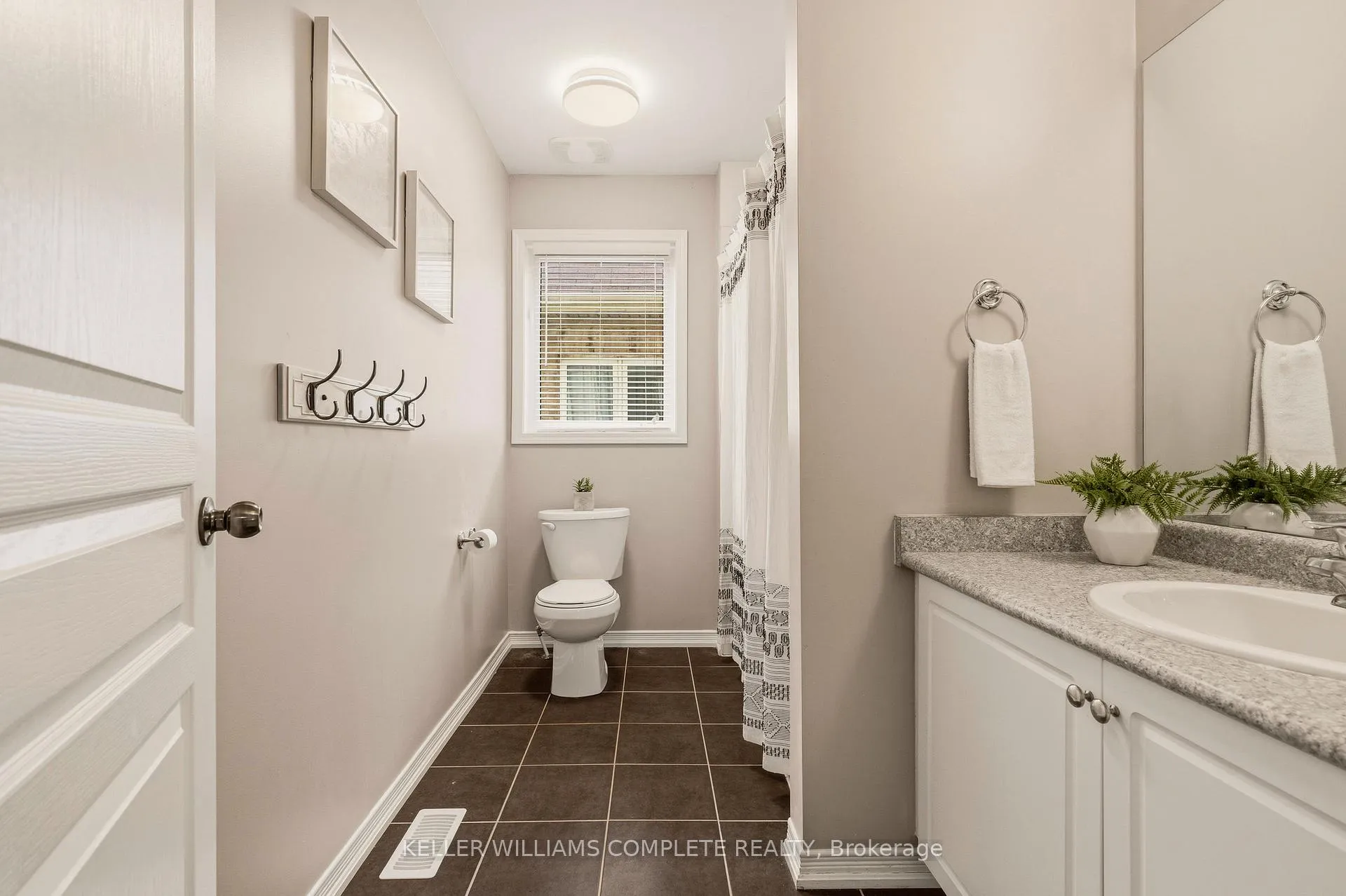 Photo 32 of 42 Yager Drive, Hamilton, Binbrook — HOMEH