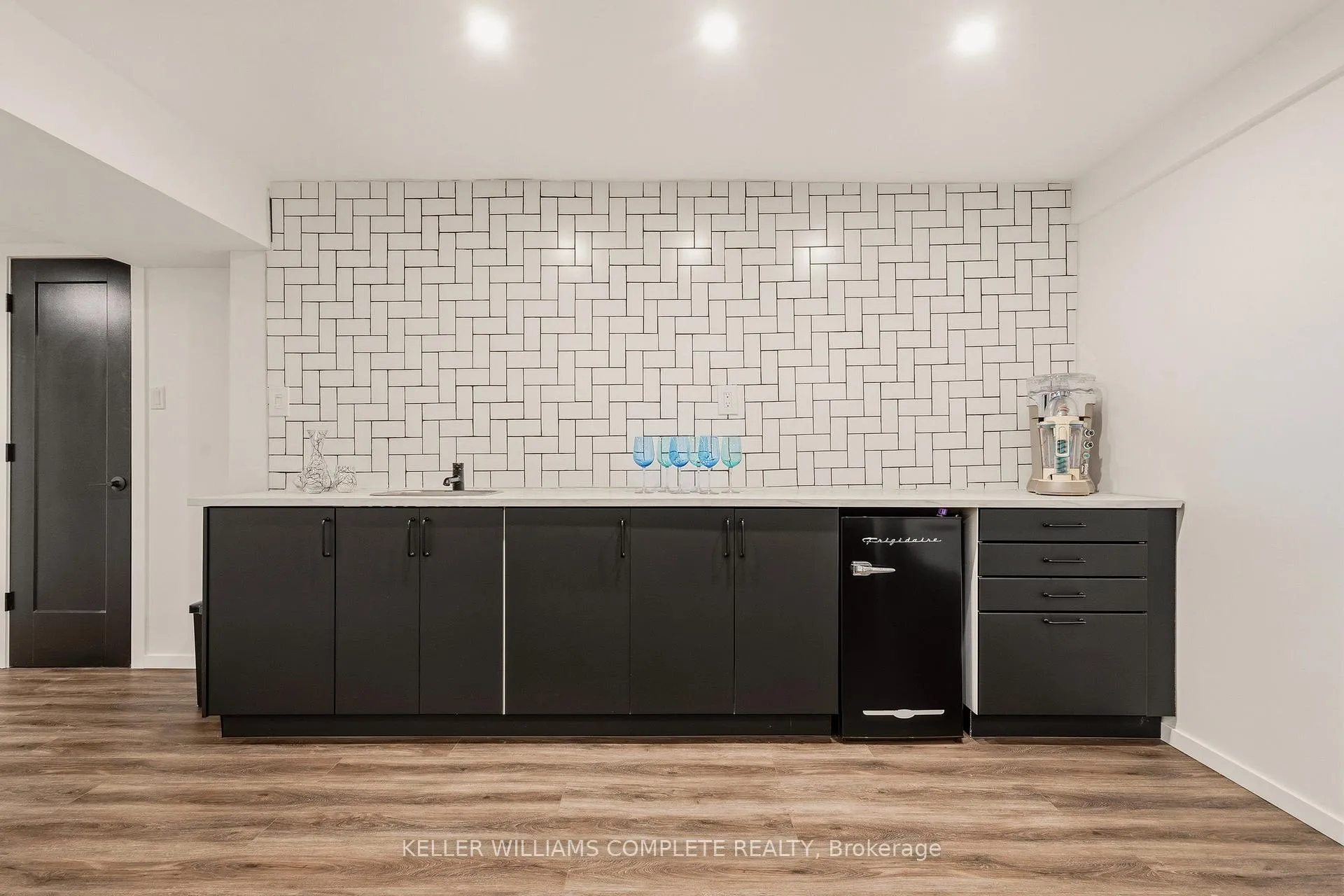 Photo 40 of 42 Yager Drive, Hamilton, Binbrook — HOMEH