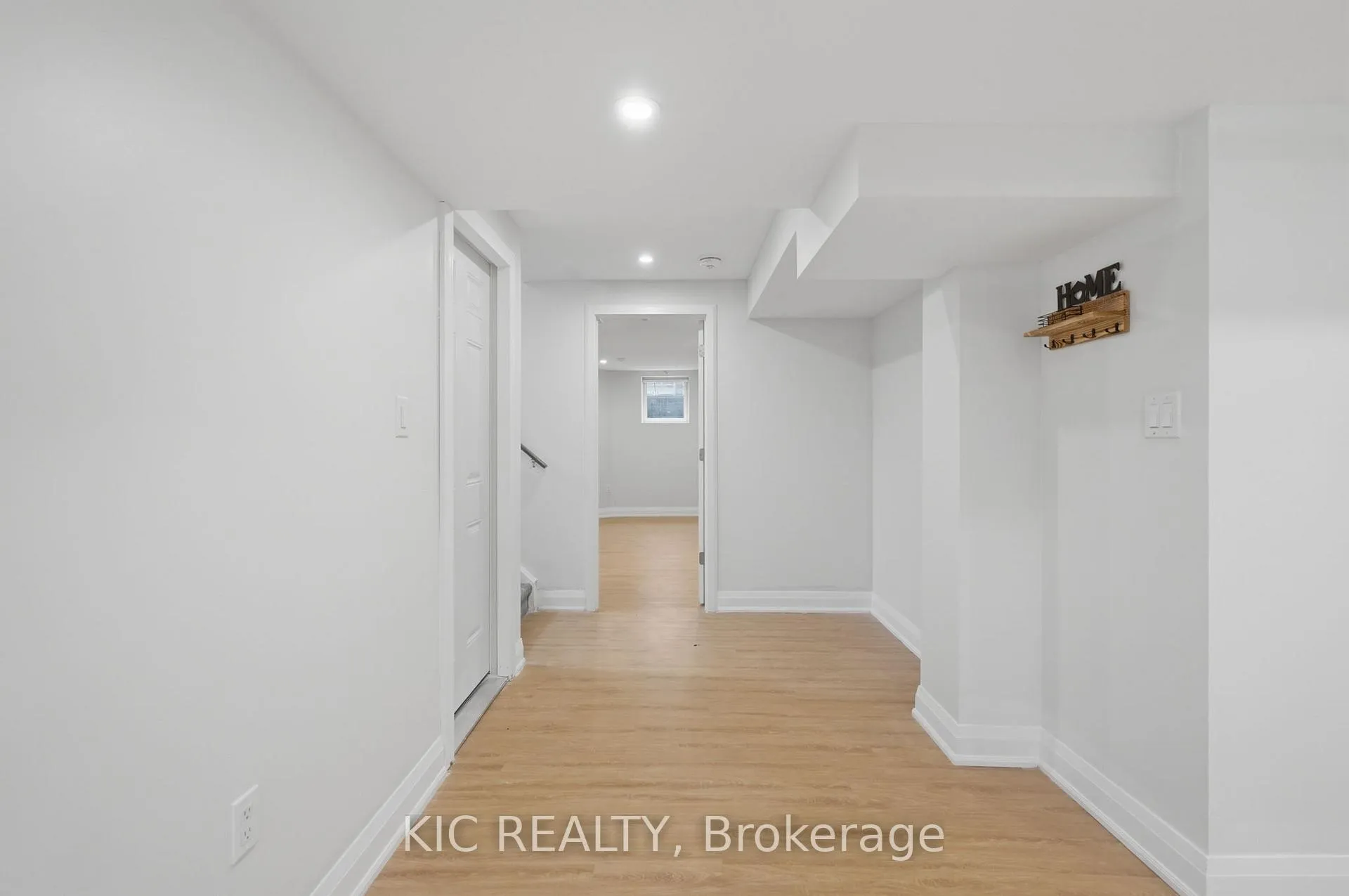 Photo 9 of Unit Basement, 38 Maple Crown Terrace, Barrie, Innis-Shore — HOMEH