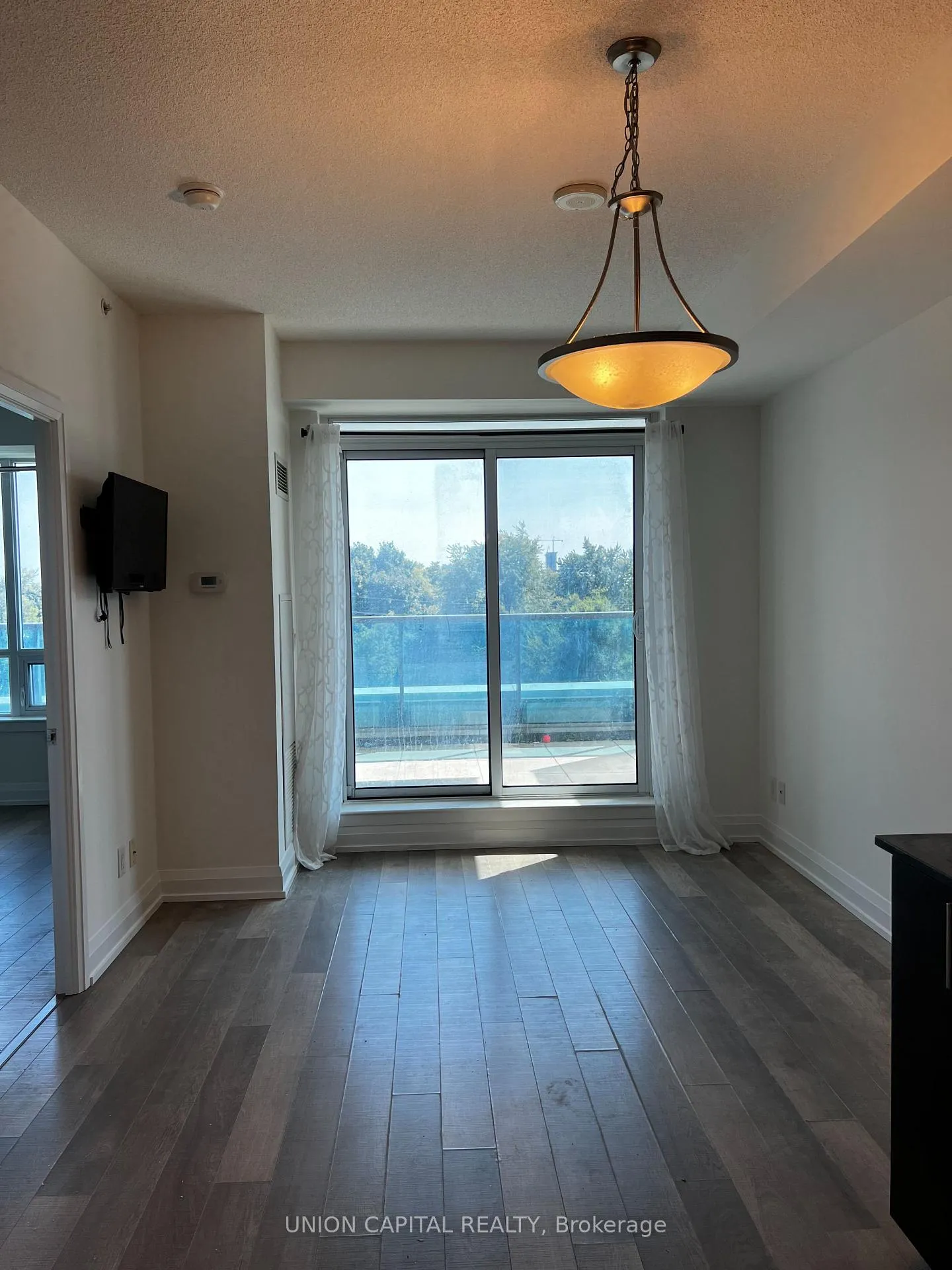 Photo 5 of Unit 420, 7167 Yonge Street, Markham, Grandview — HOMEH