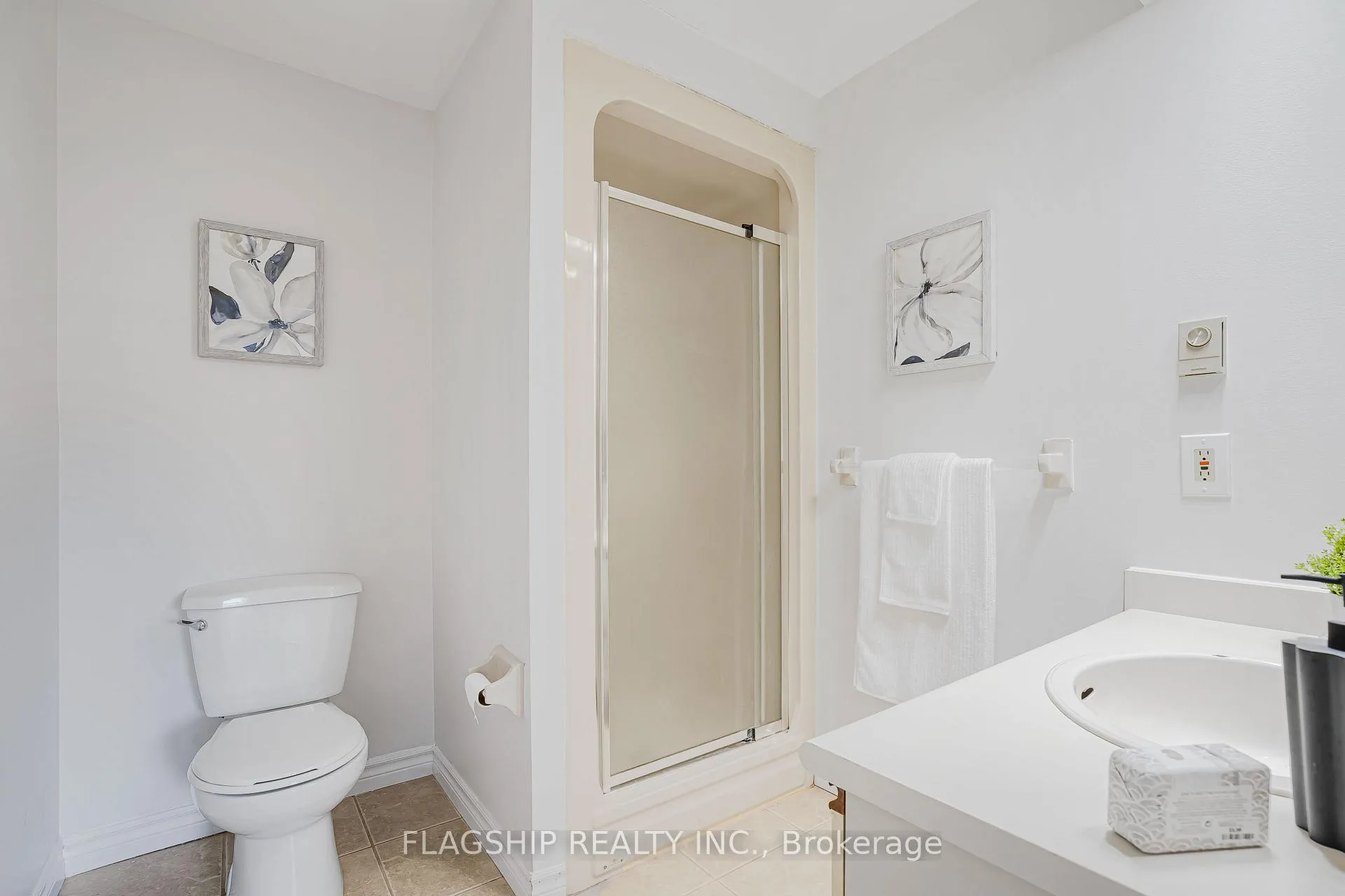 Photo 22 of 54 George Reynolds Drive, Clarington, Courtice — HOMEH