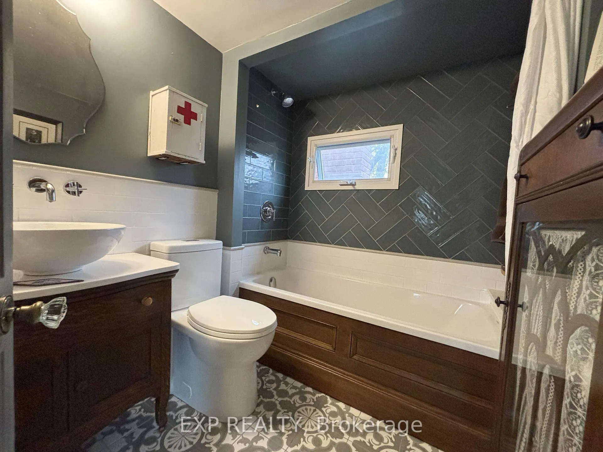 Photo 19 of 145 Blackburn Avenue, Ottawa, Sandy Hill — HOMEH