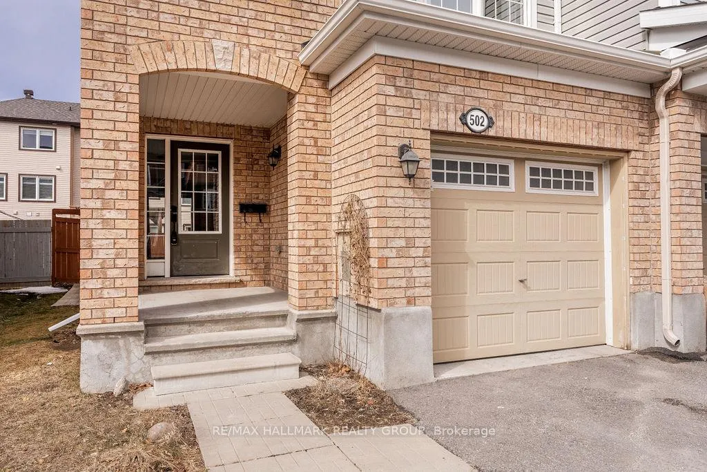 Photo 2 of 502 Coldwater Crescent, Ottawa, Kanata - Emerald Meadows/Trailwest — HOMEH