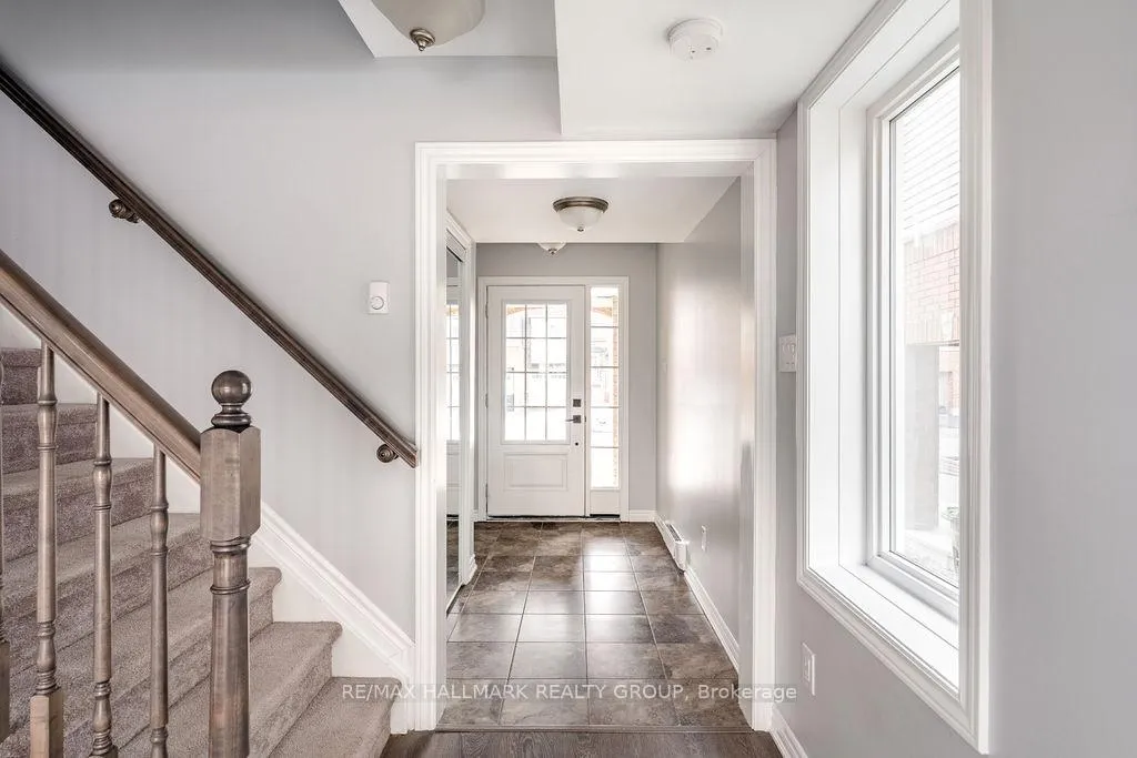 Photo 4 of 502 Coldwater Crescent, Ottawa, Kanata - Emerald Meadows/Trailwest — HOMEH