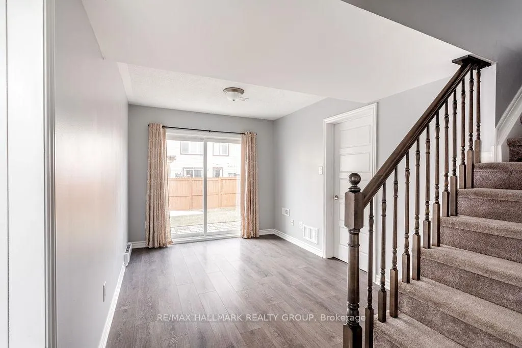 Photo 5 of 502 Coldwater Crescent, Ottawa, Kanata - Emerald Meadows/Trailwest — HOMEH