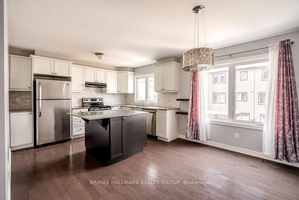 Photo 7 of 502 Coldwater Crescent, Ottawa, Kanata - Emerald Meadows/Trailwest — HOMEH