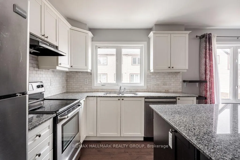 Photo 11 of 502 Coldwater Crescent, Ottawa, Kanata - Emerald Meadows/Trailwest — HOMEH