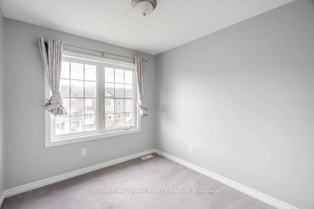 Photo 33 of 502 Coldwater Crescent, Ottawa, Kanata - Emerald Meadows/Trailwest — HOMEH