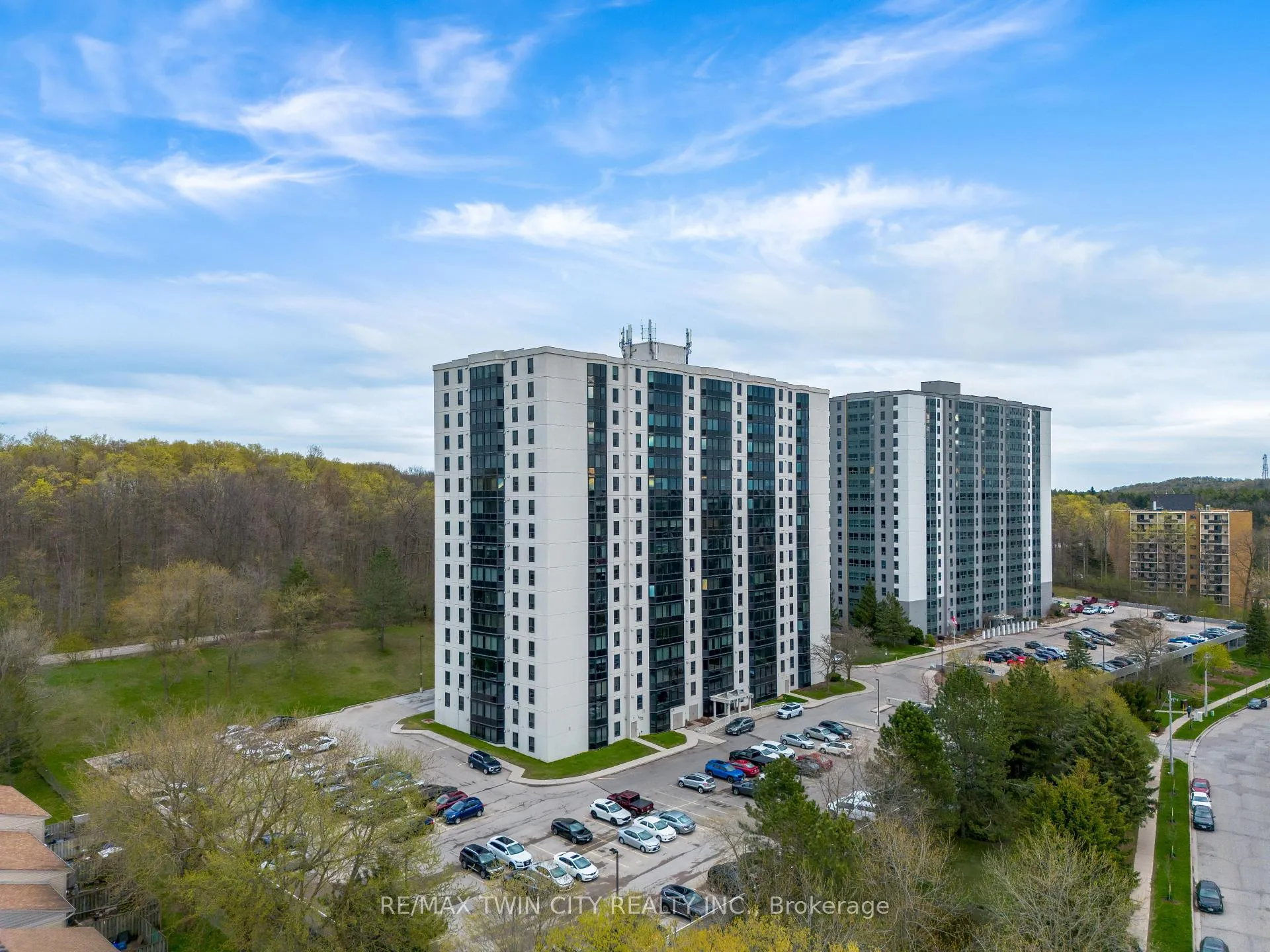Photo 2 of Unit 502, 35 Green Valley Drive, Kitchener, Pioneer Park — HOMEH