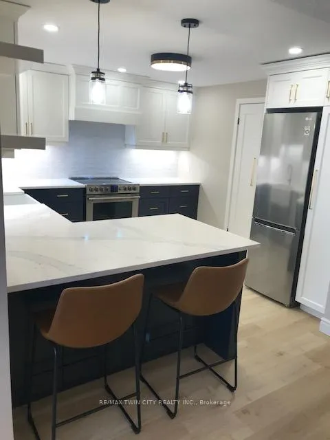 Photo 4 of Unit 502, 35 Green Valley Drive, Kitchener, Pioneer Park — HOMEH