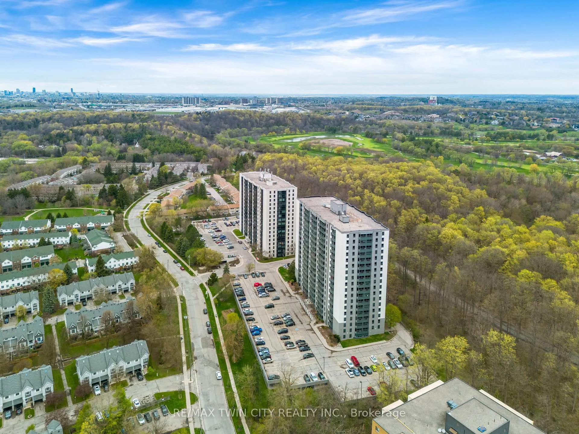 Photo 15 of Unit 502, 35 Green Valley Drive, Kitchener, Pioneer Park — HOMEH